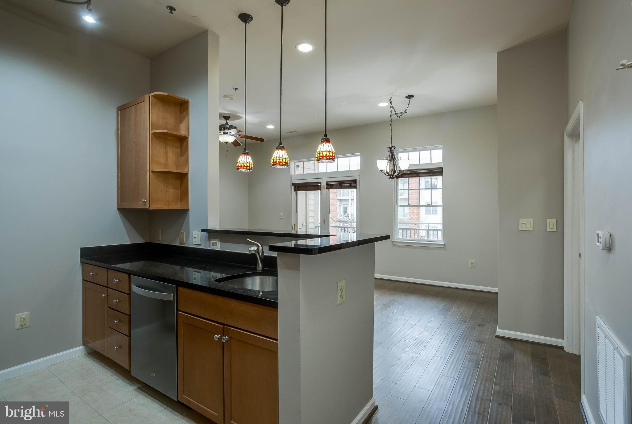 THE ROYALTON - Residential