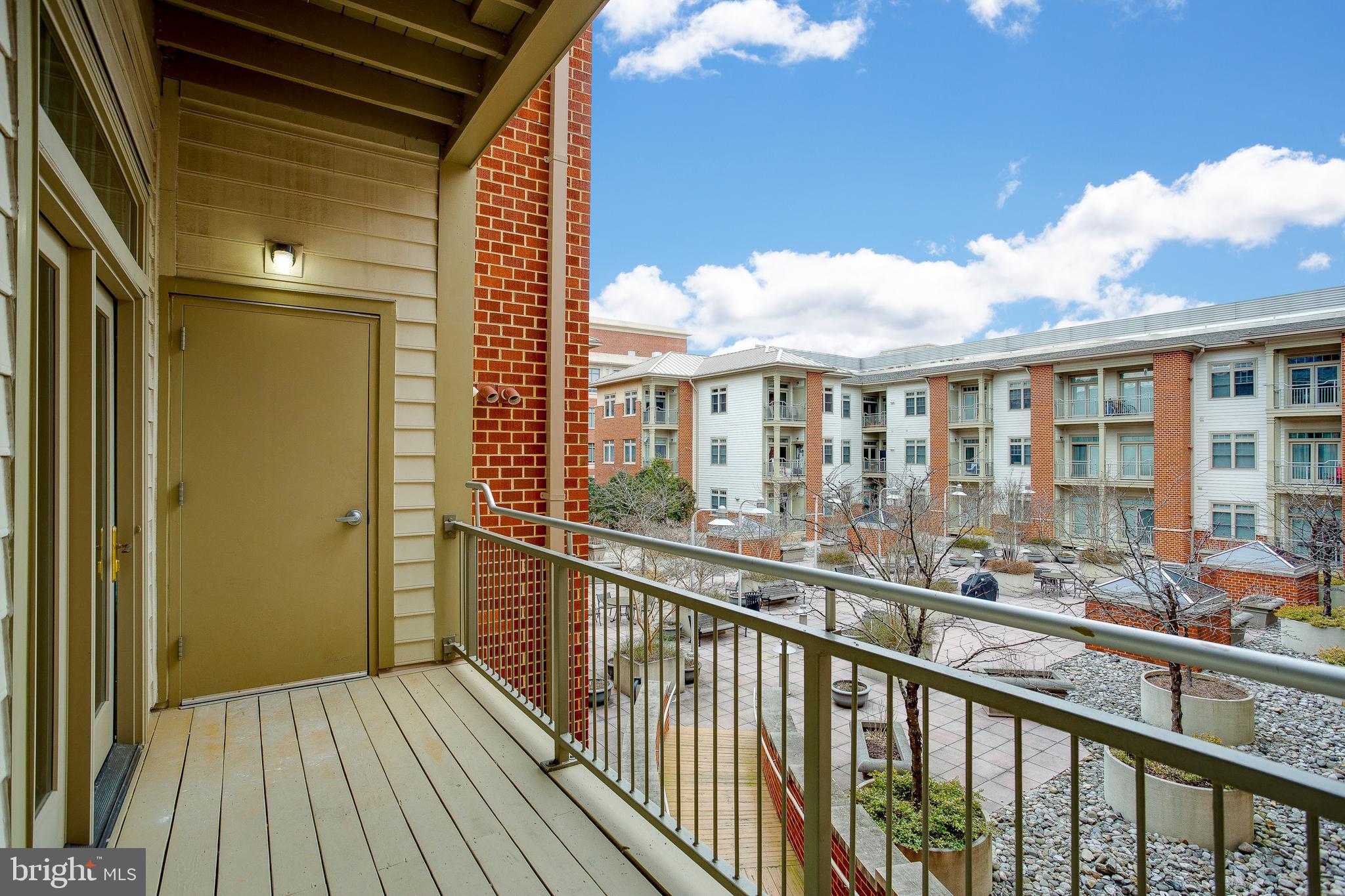 THE ROYALTON - Residential