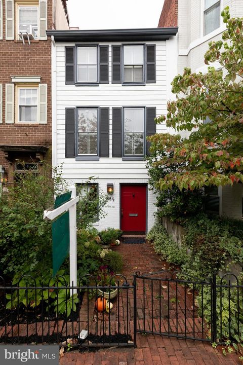 515 6TH STREET 1/2 SE WASHINGTON DC 20003