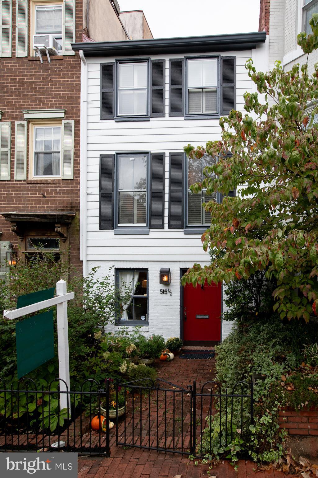 515 6TH STREET 1/2 SE
