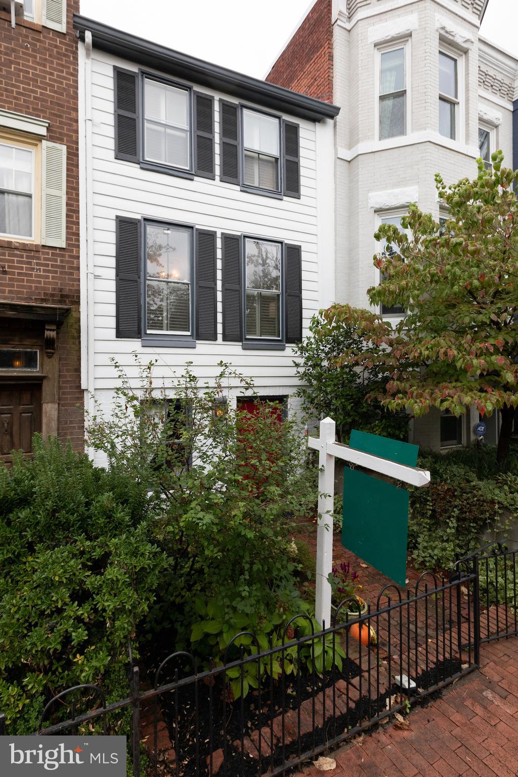 515 6TH STREET 1/2 SE