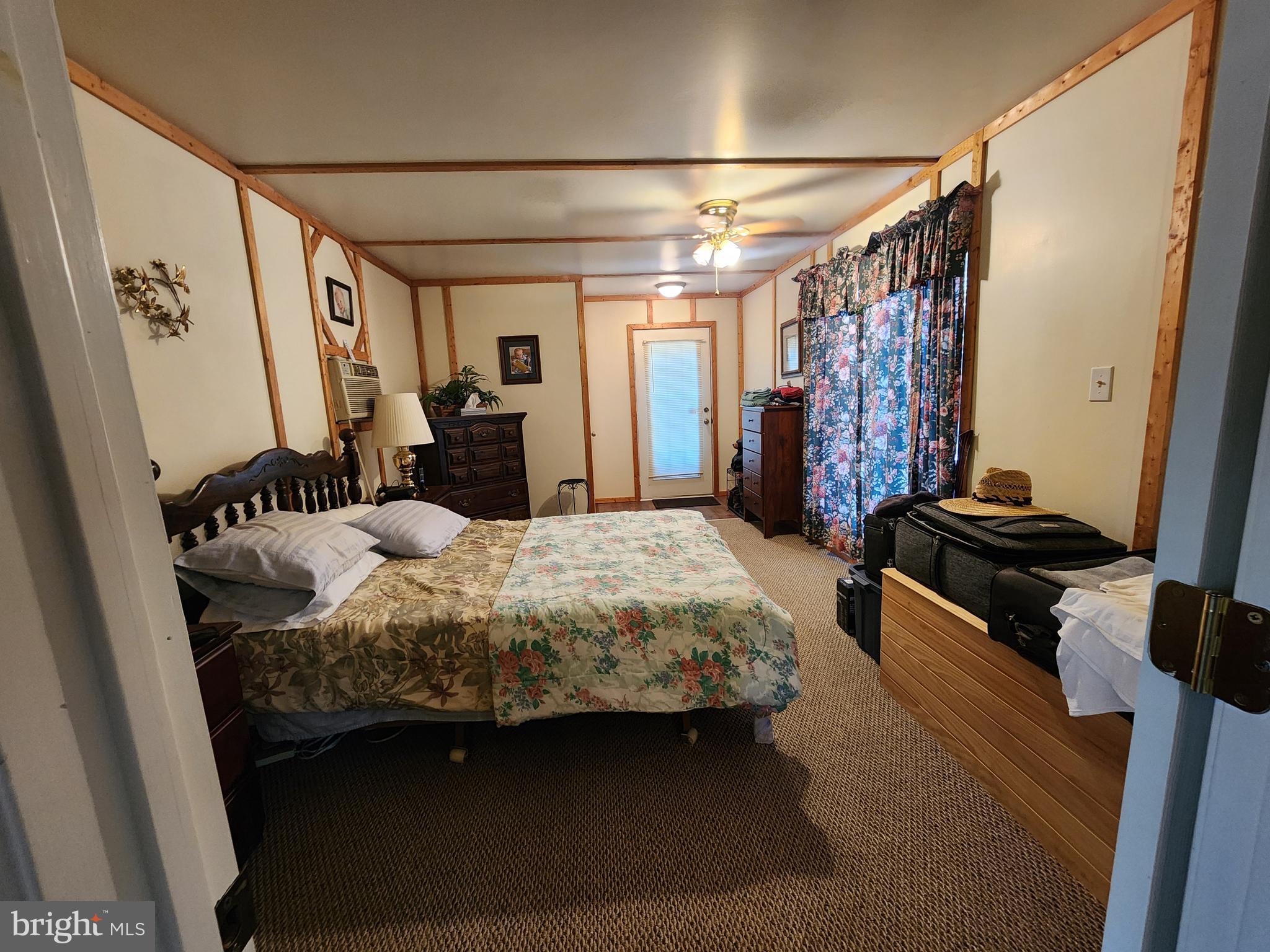 POTOMAC HIGHLAND FARM - Residential