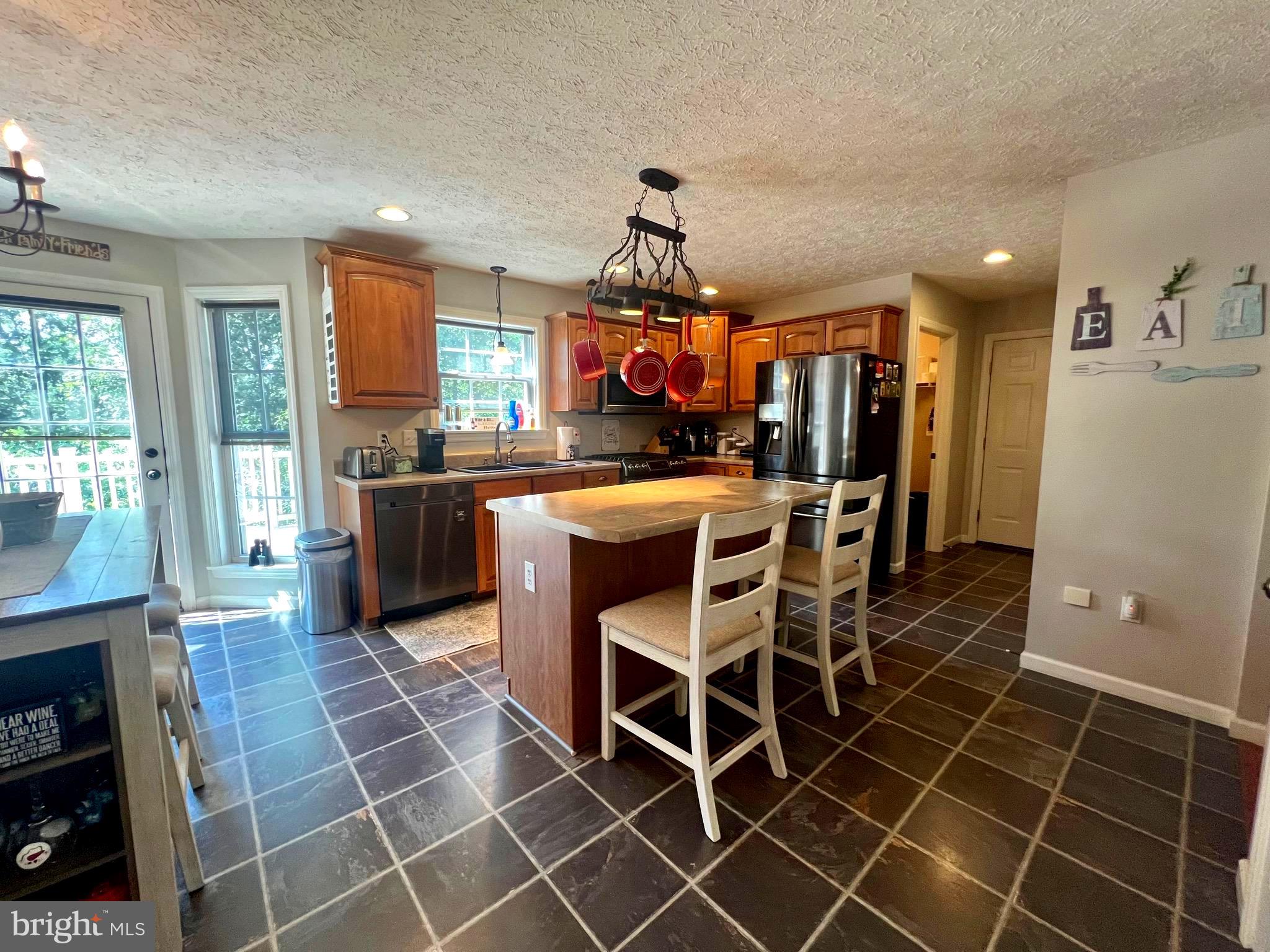 COLONIAL HEIGHTS - Residential