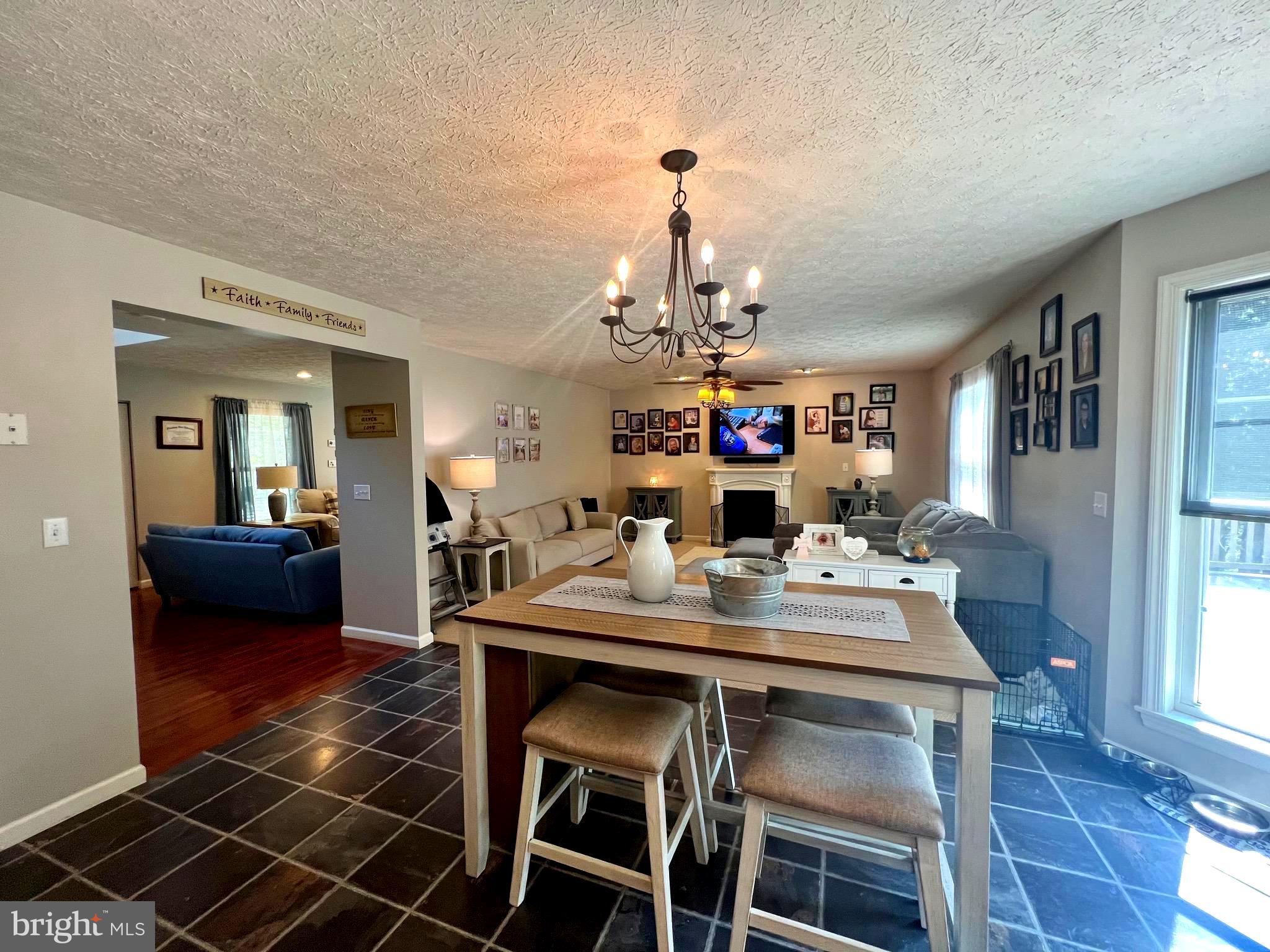 COLONIAL HEIGHTS - Residential