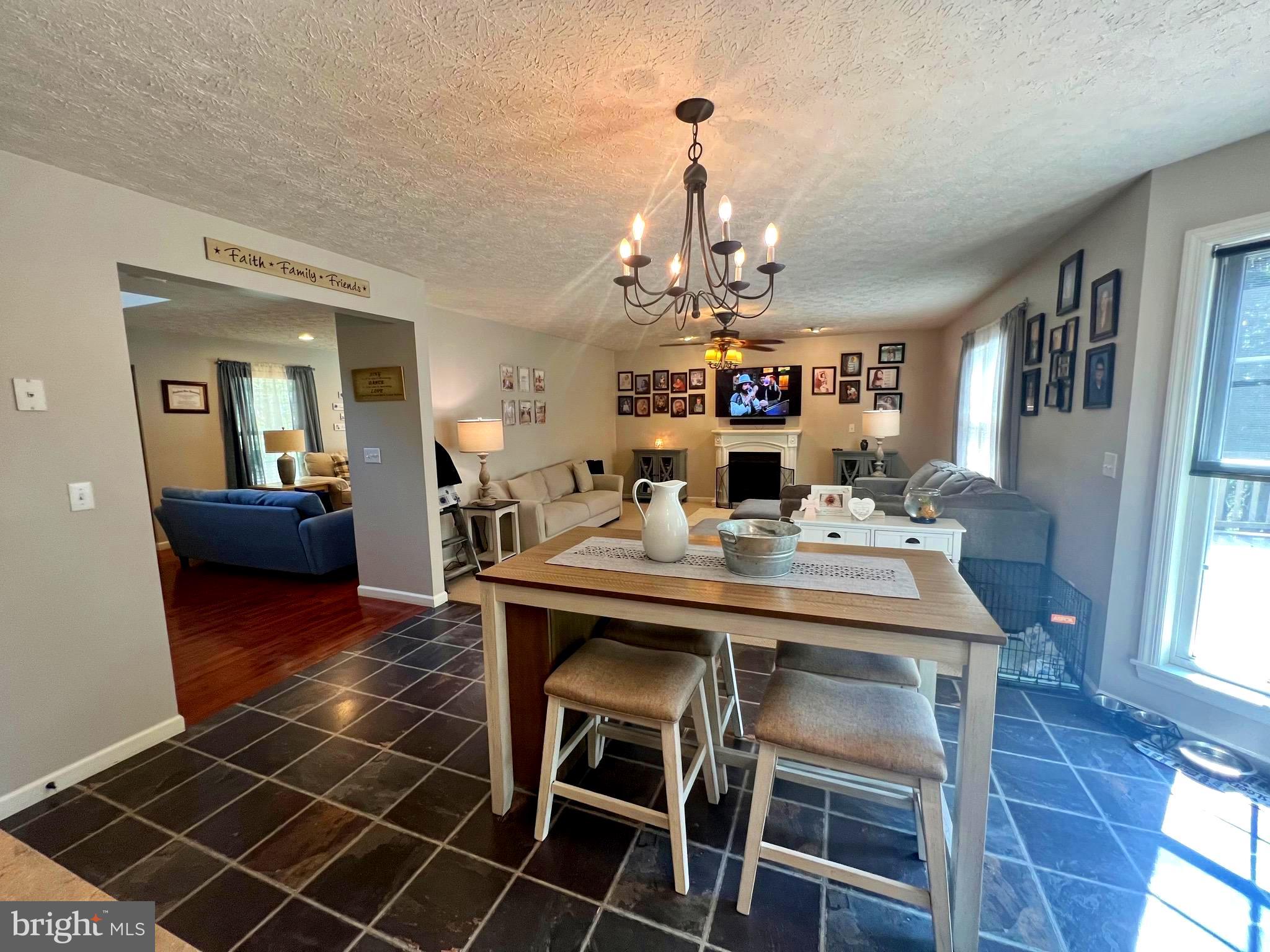 COLONIAL HEIGHTS - Residential