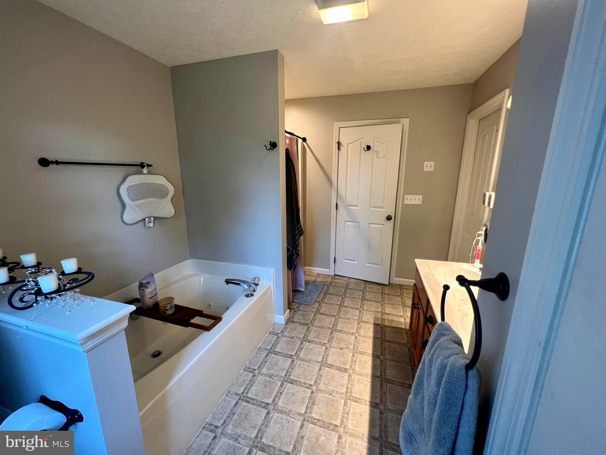 COLONIAL HEIGHTS - Residential