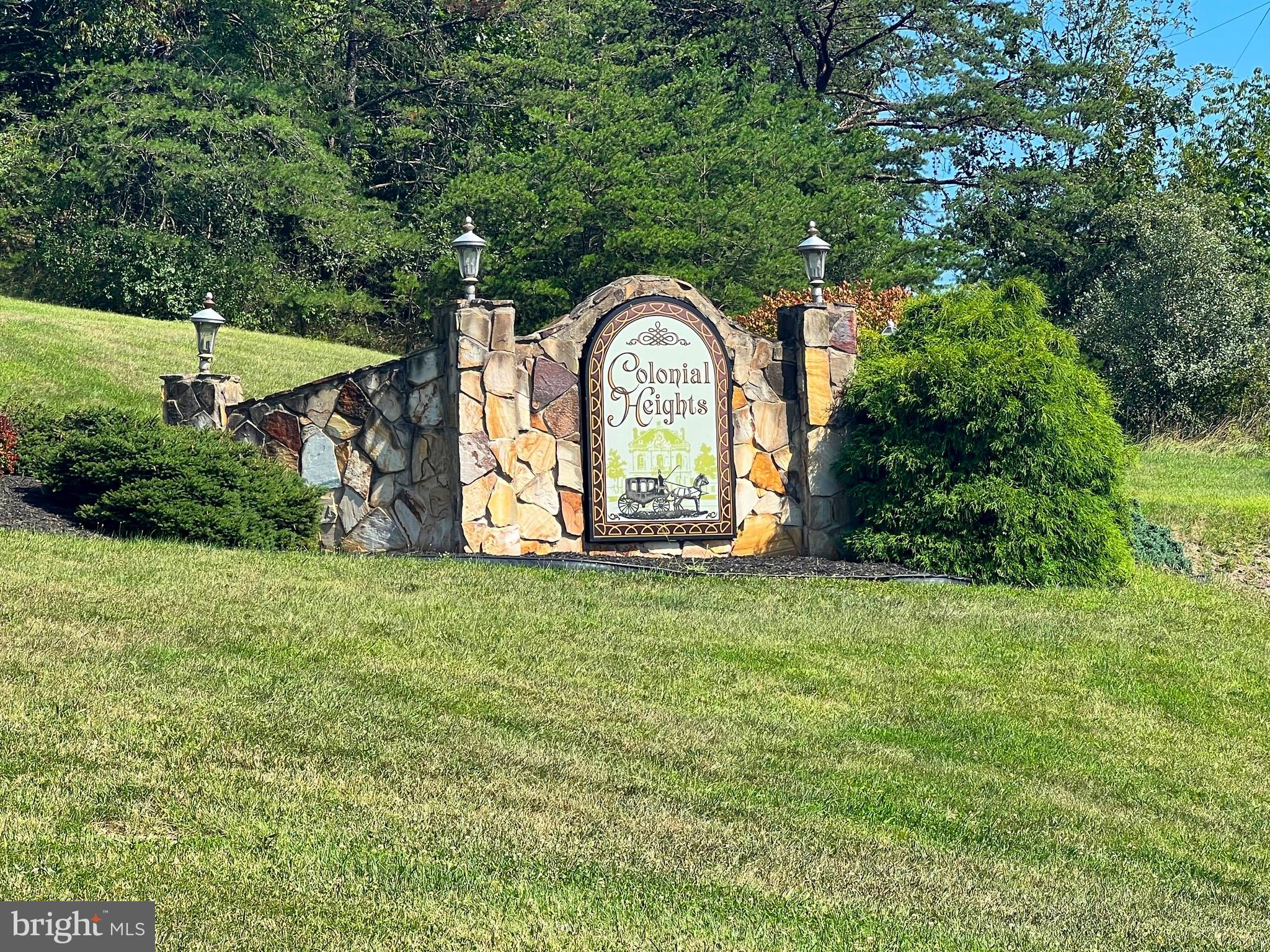 COLONIAL HEIGHTS - Residential