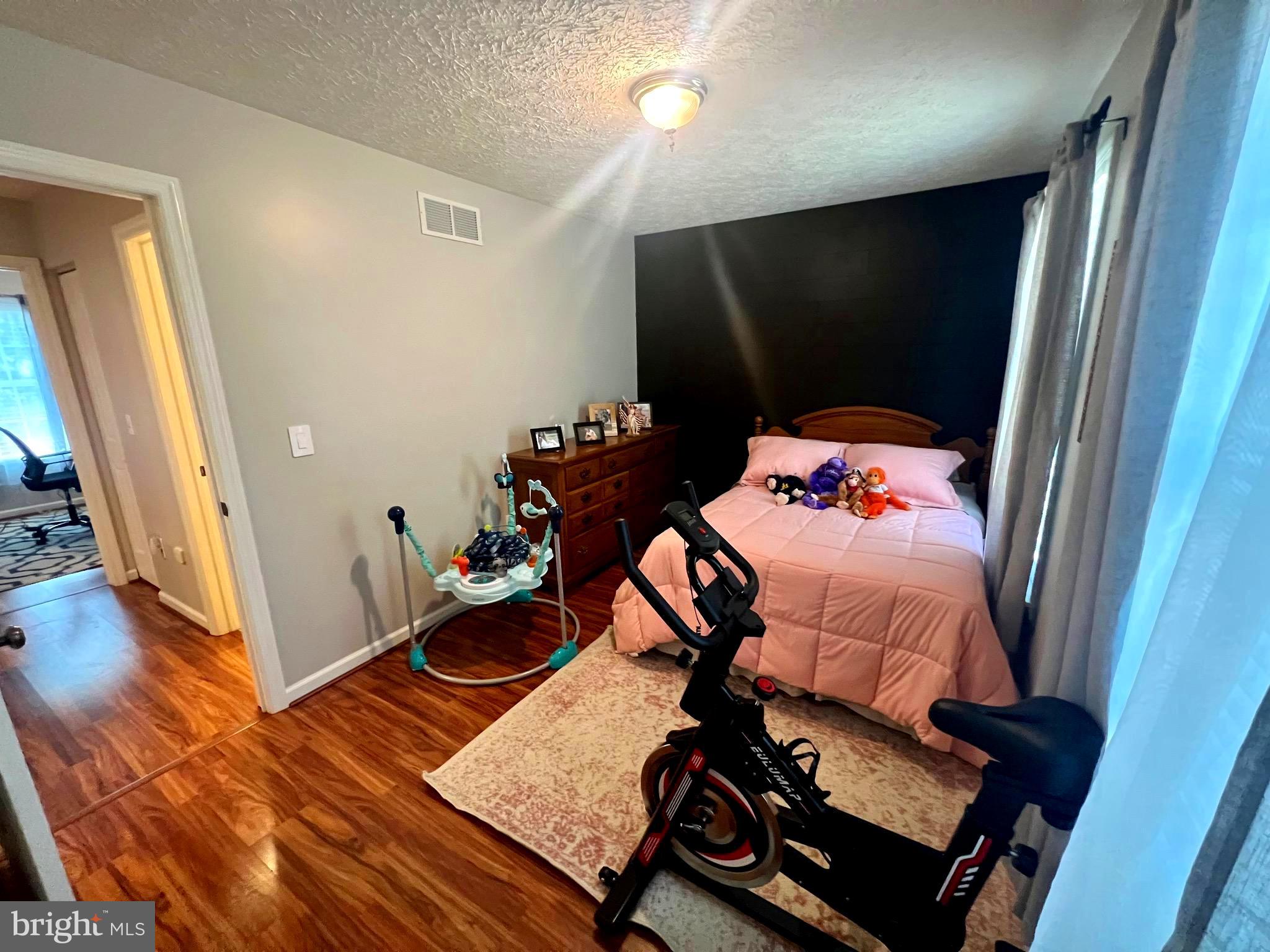 COLONIAL HEIGHTS - Residential