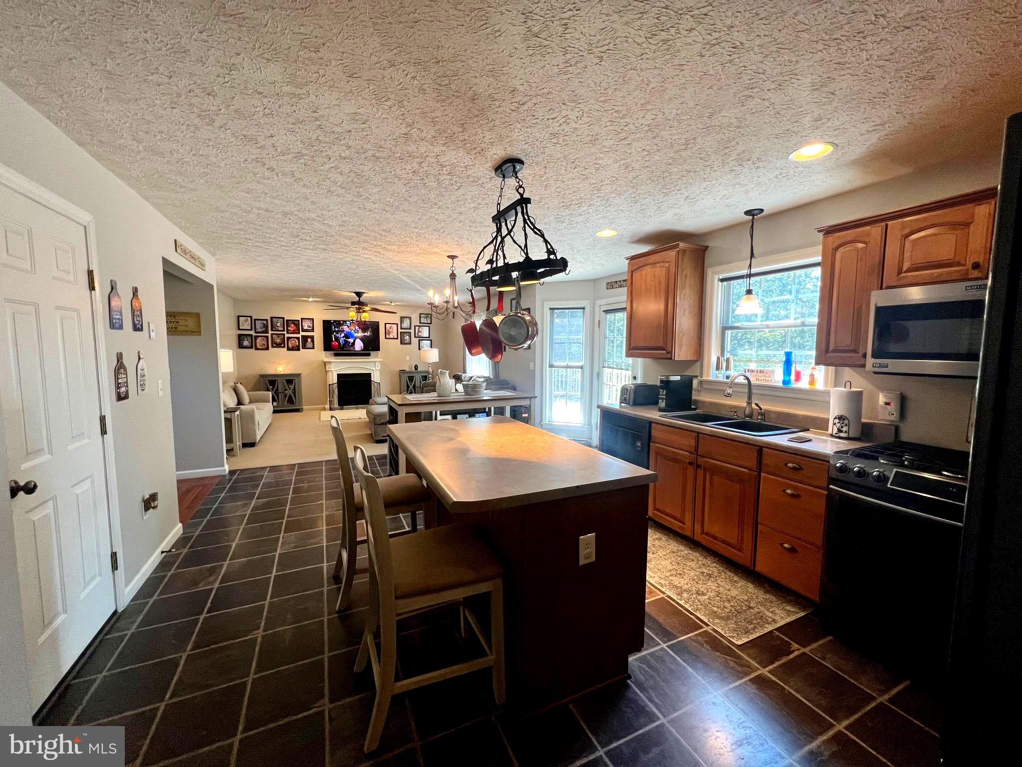 COLONIAL HEIGHTS - Residential