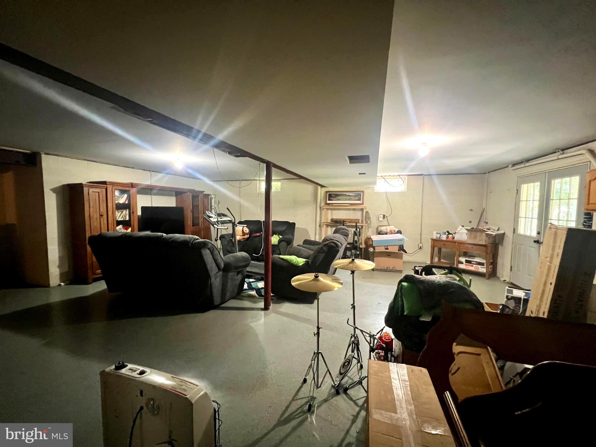 COLONIAL HEIGHTS - Residential