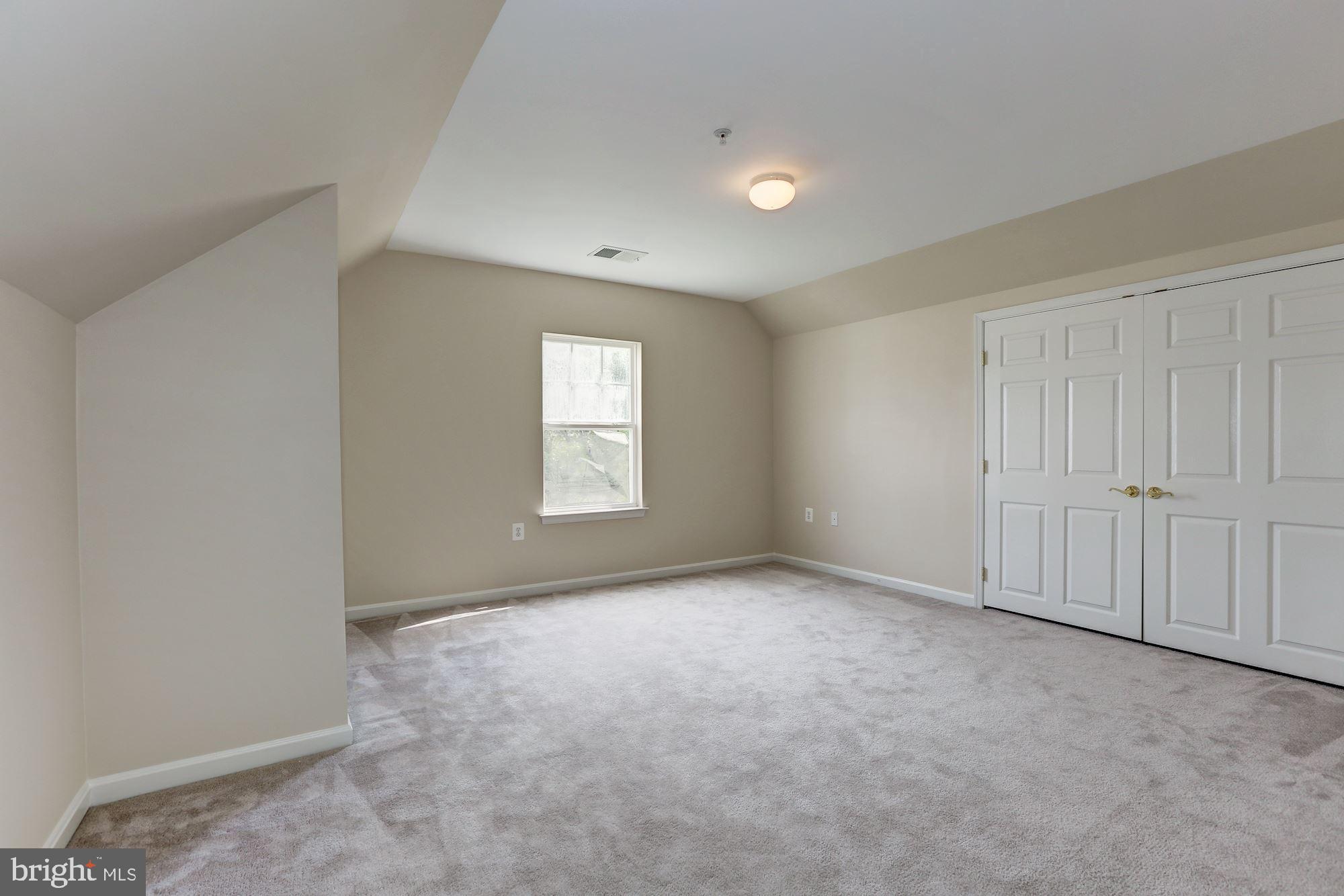 LINCOLN TERRACE - Residential Lease