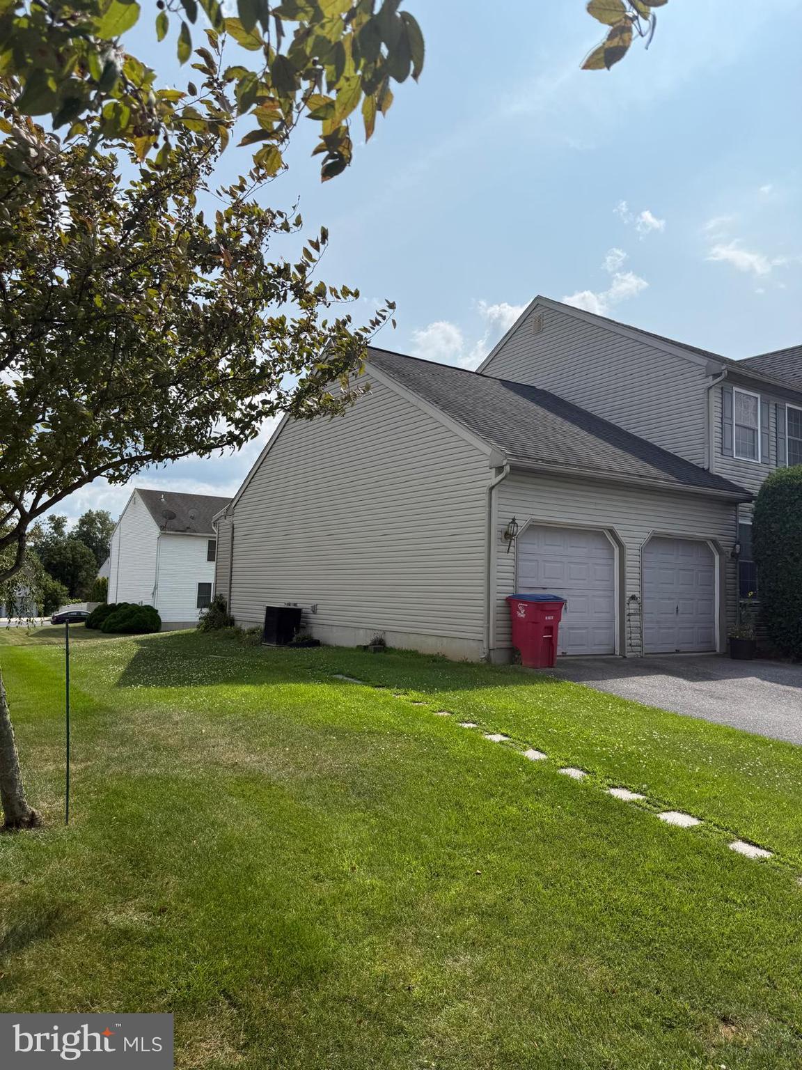 215 N SANDY LANE