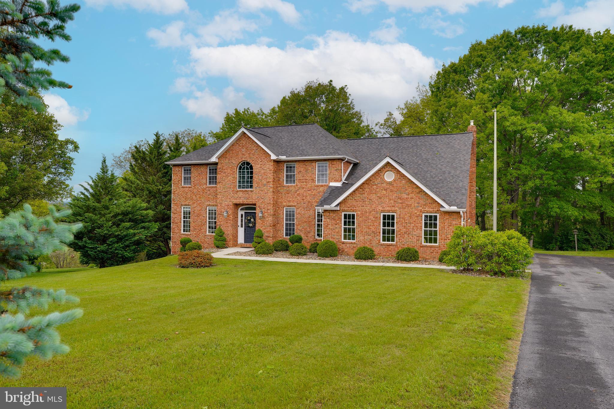 2384 CASTLEGREEN DRIVE