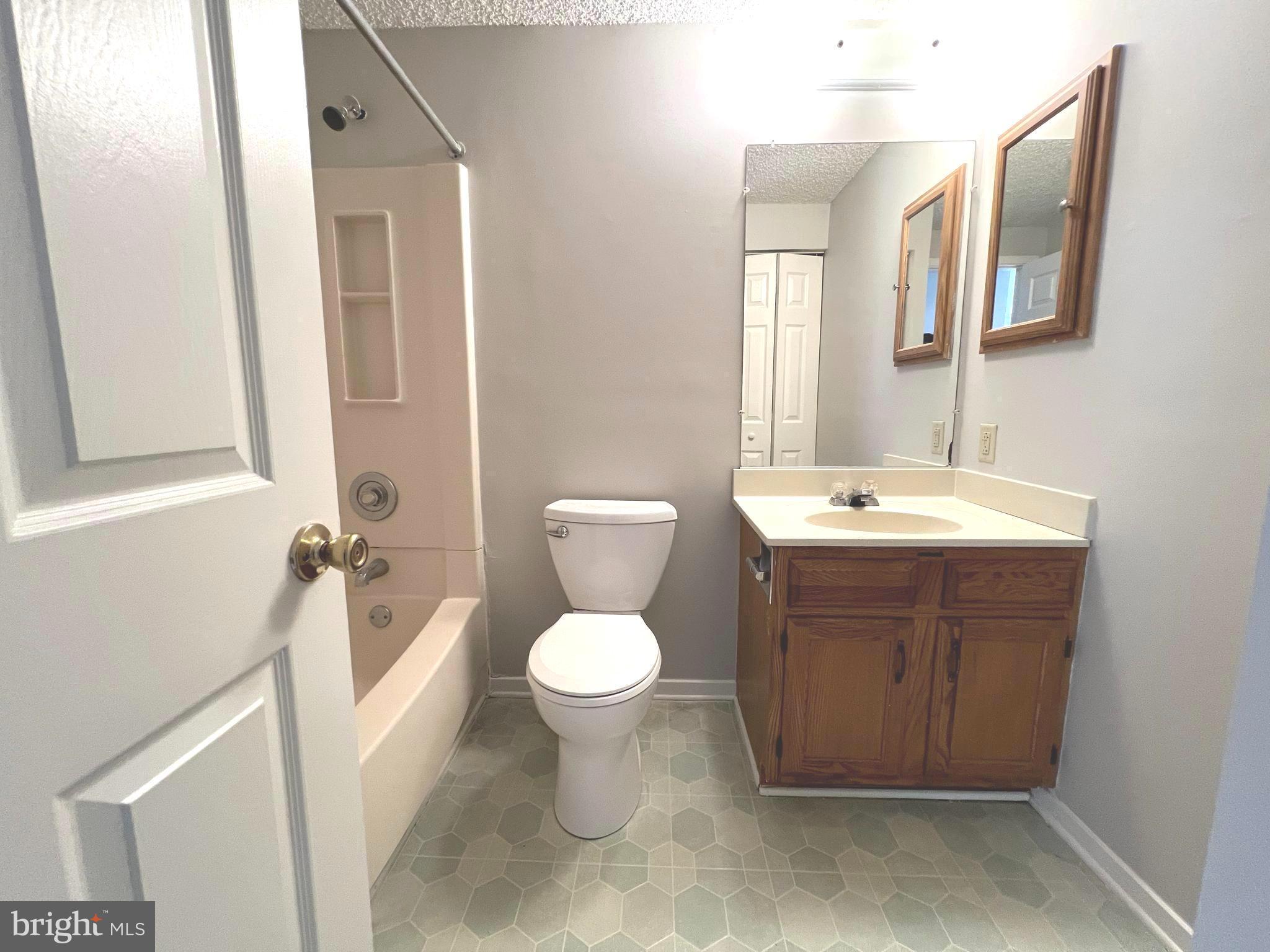 FOREST GREENS - Residential Lease