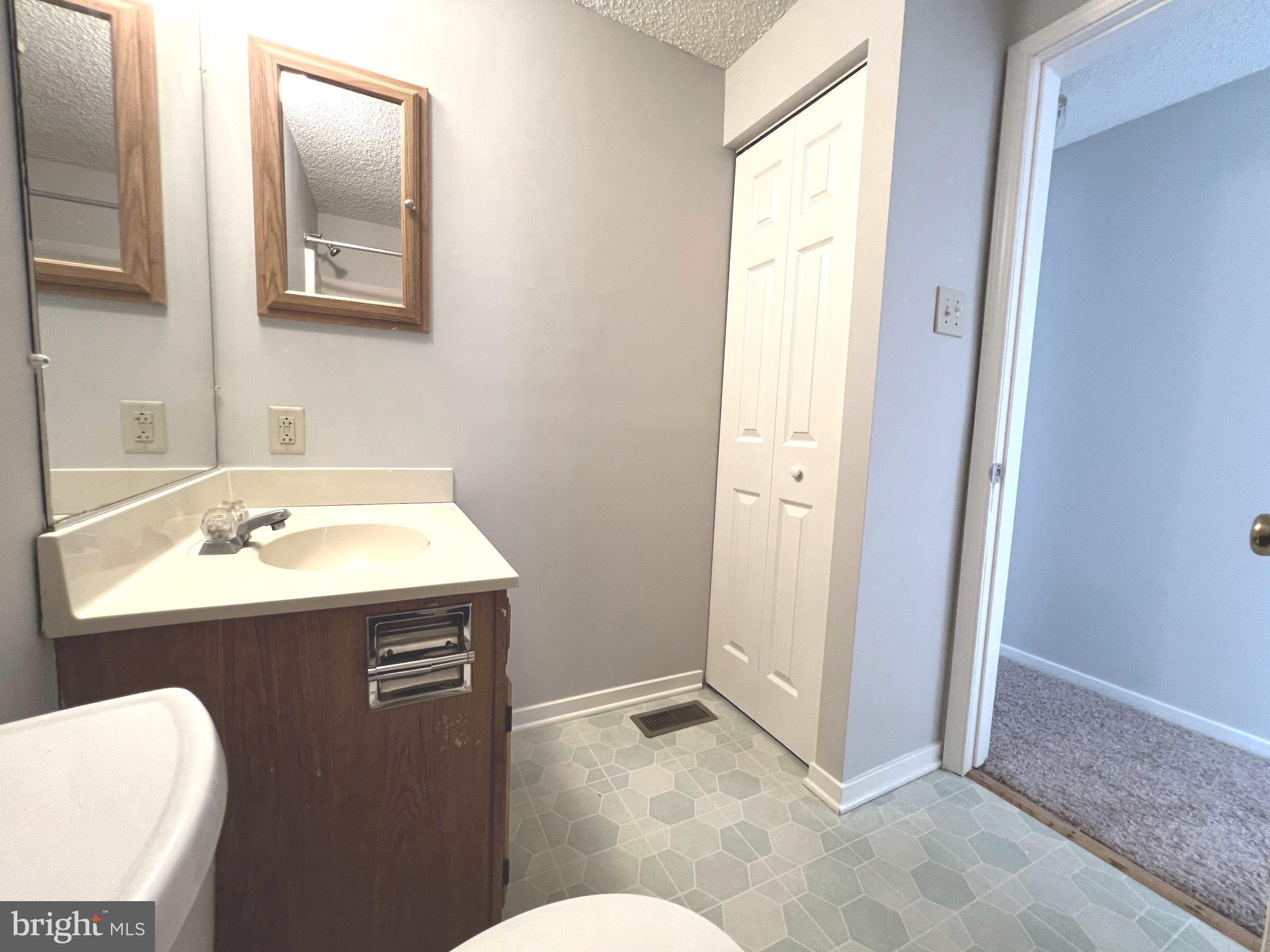 FOREST GREENS - Residential Lease