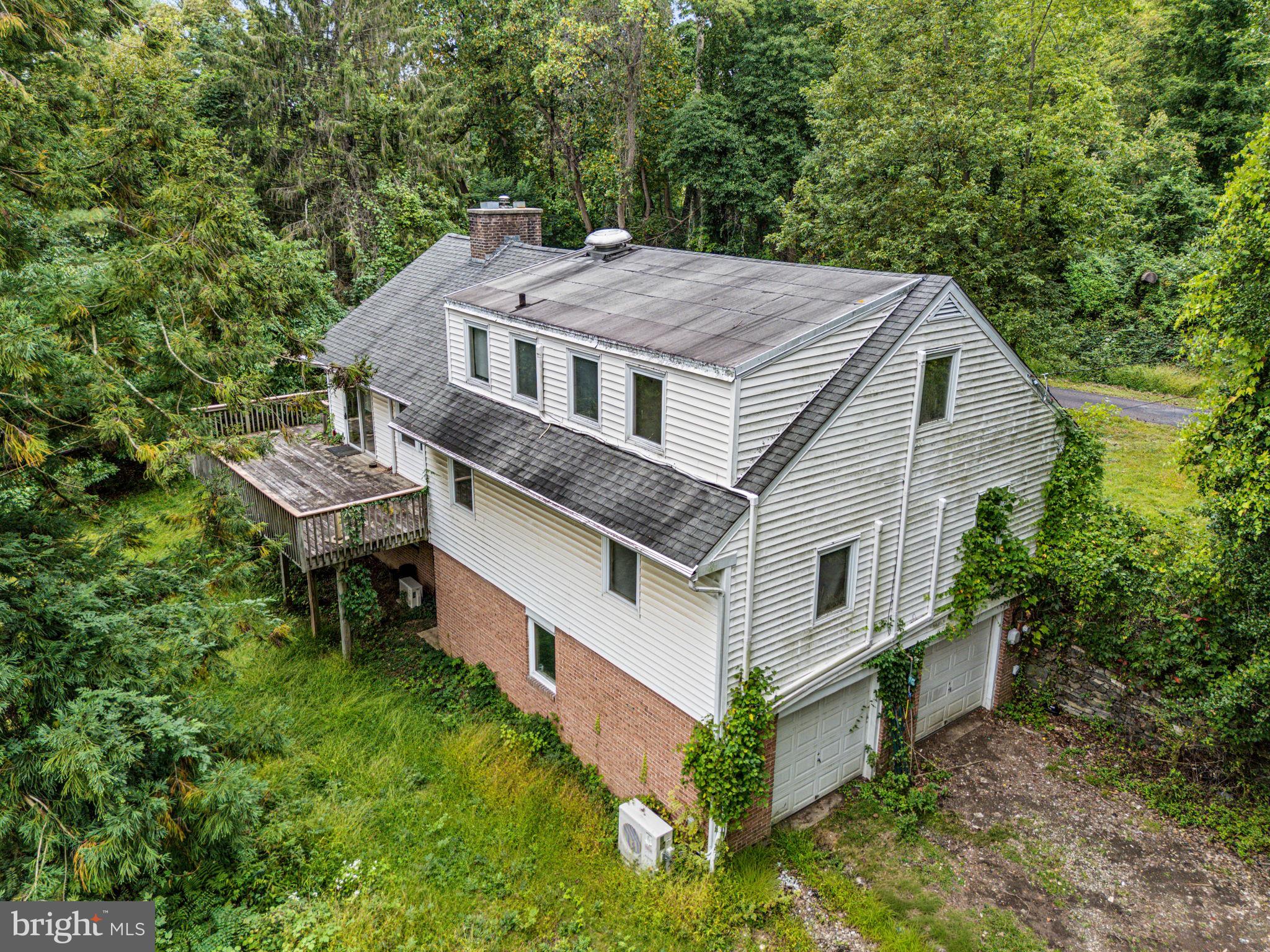 2029 PADDOCK LANE