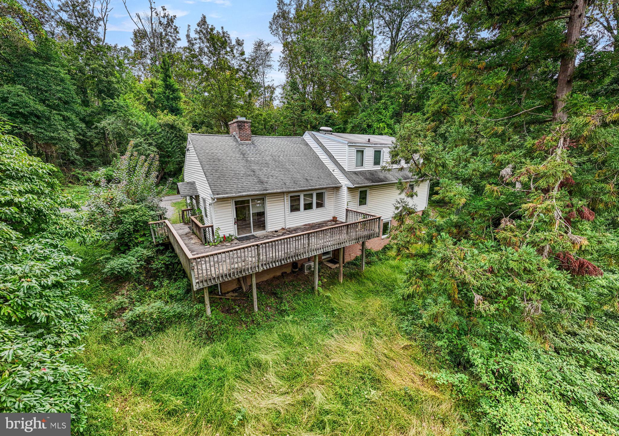 2029 PADDOCK LANE
