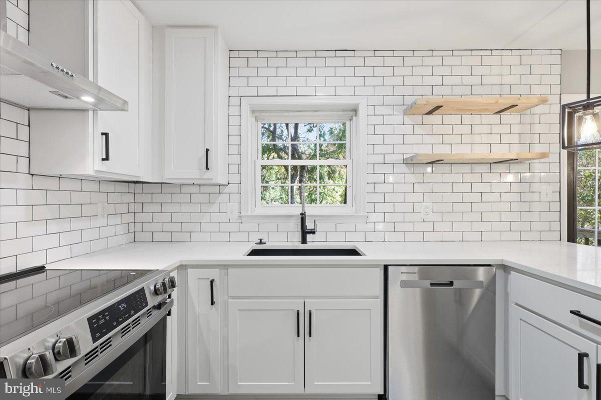 5714 MASON BLUFF DRIVE