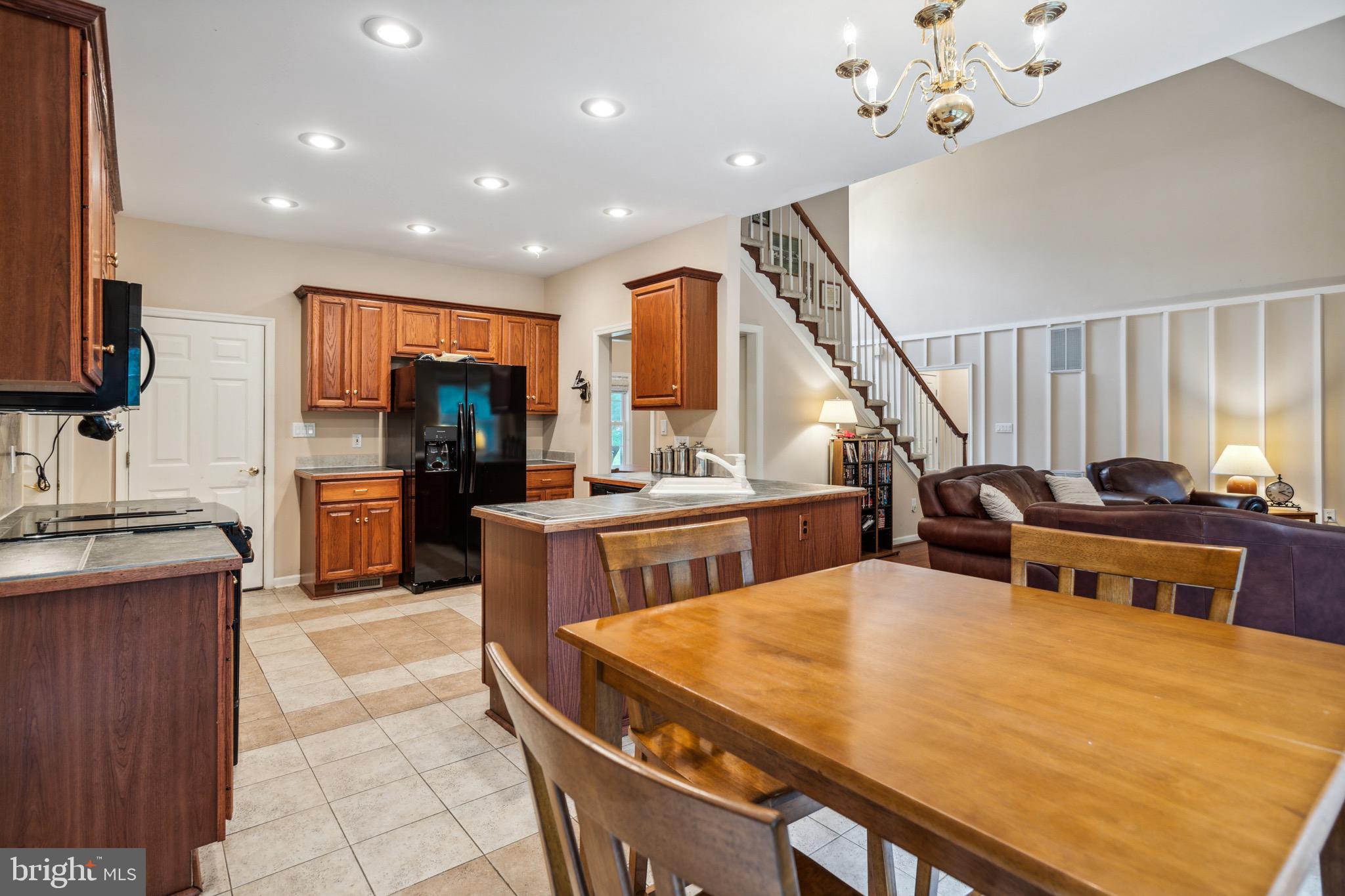 JAMESTOWN ESTATES - Residential