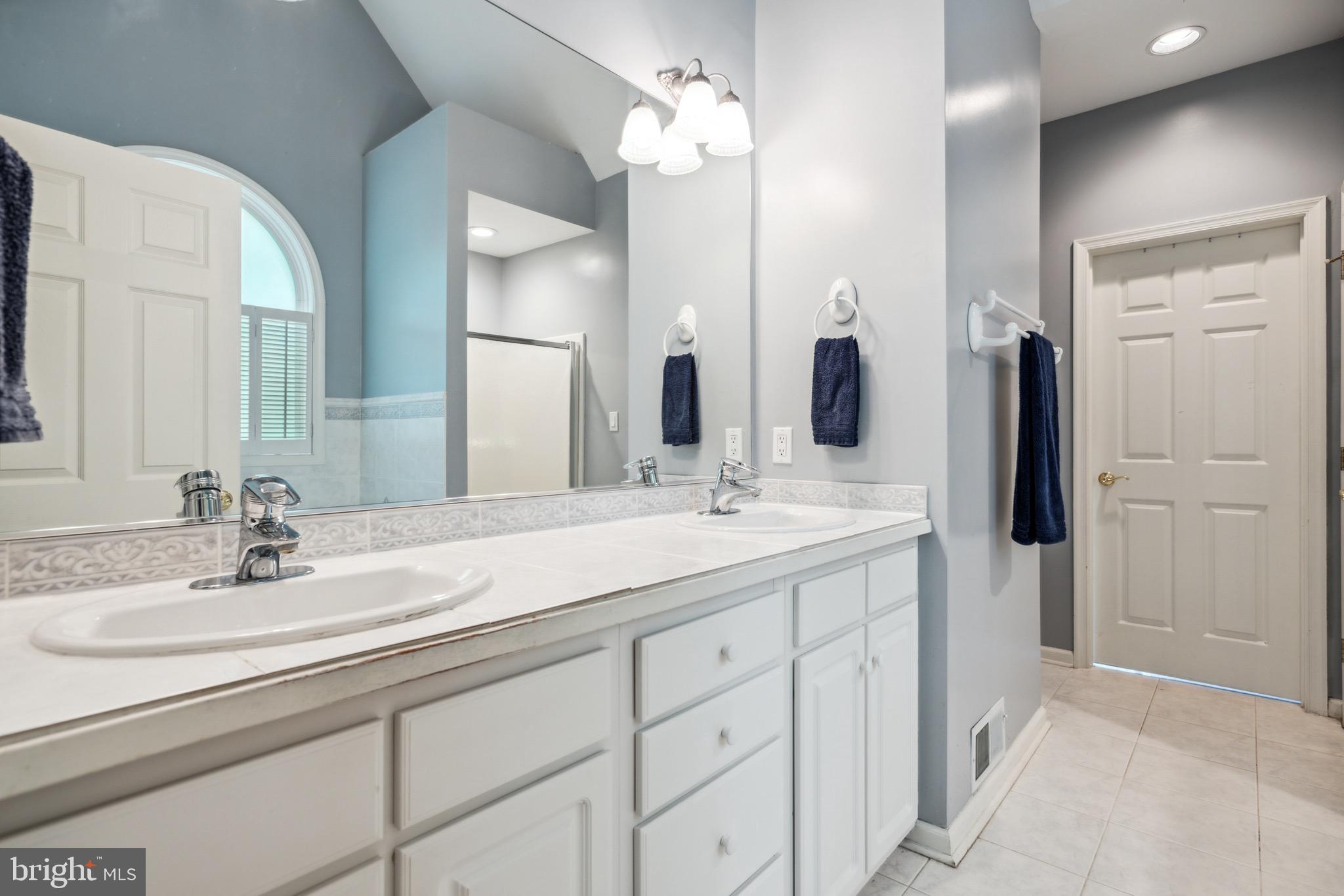 JAMESTOWN ESTATES - Residential