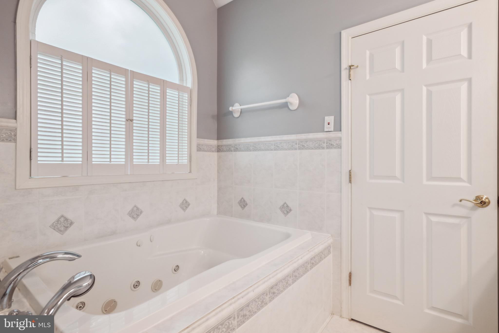 JAMESTOWN ESTATES - Residential