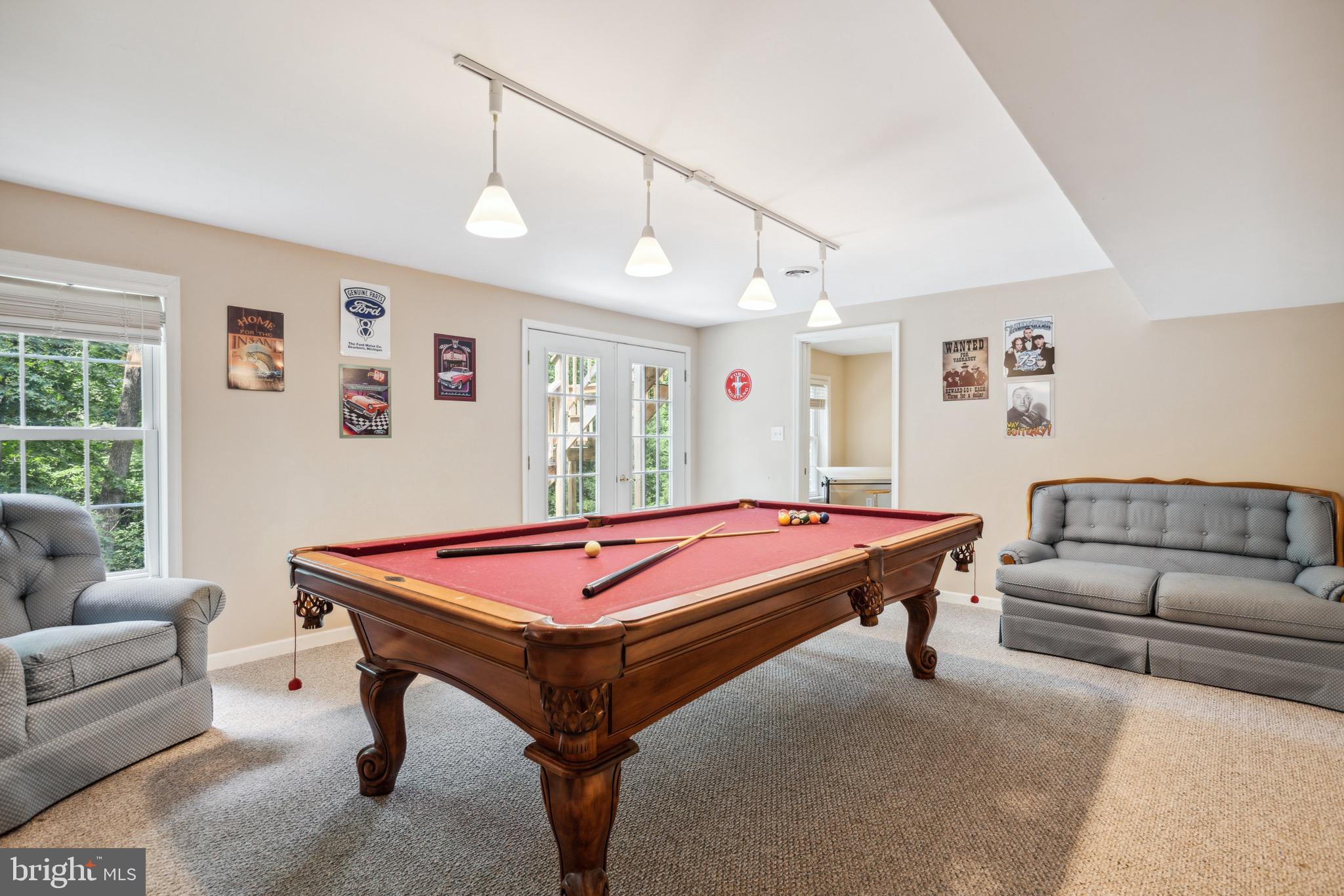 JAMESTOWN ESTATES - Residential