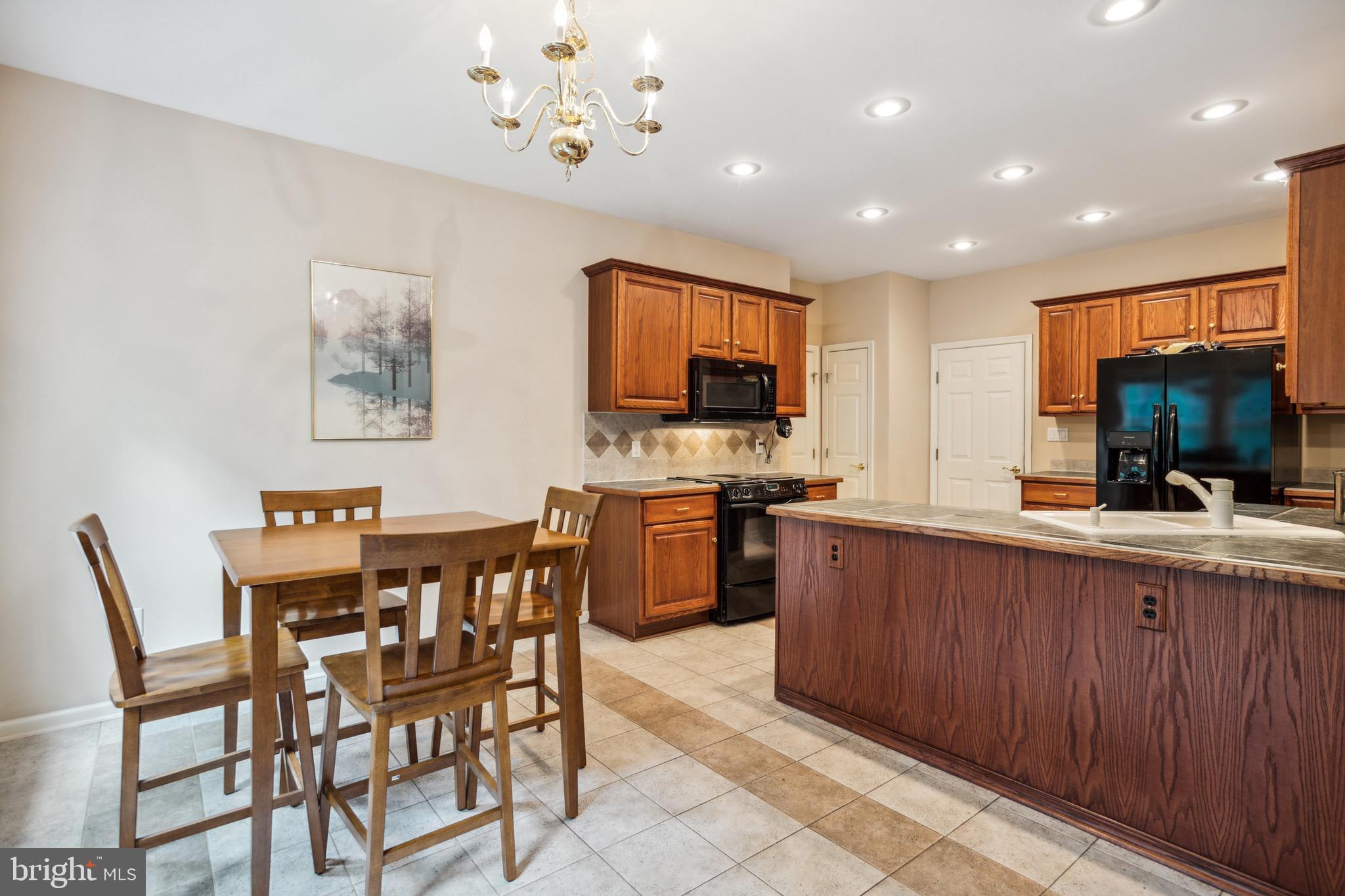 JAMESTOWN ESTATES - Residential