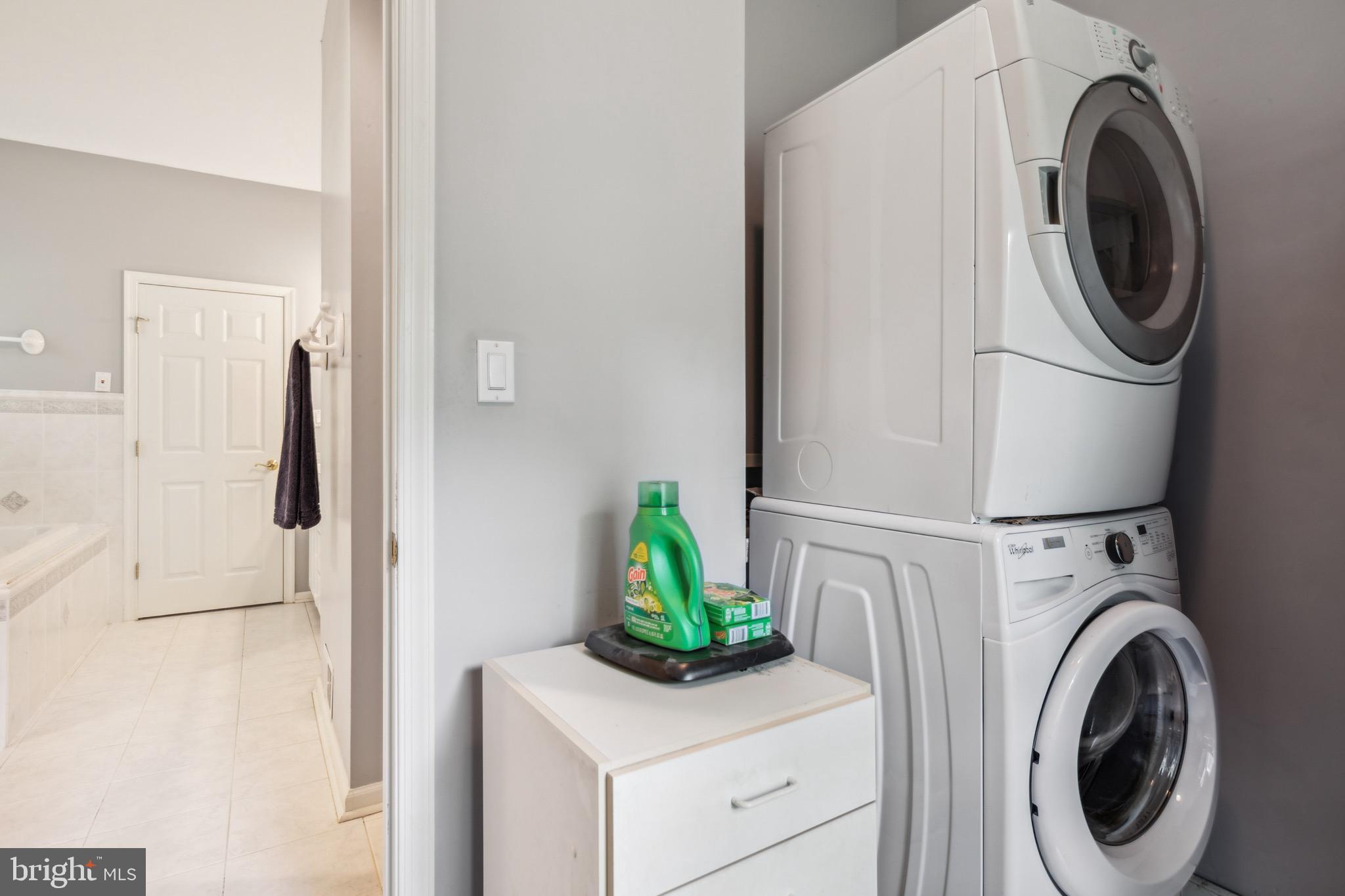 JAMESTOWN ESTATES - Residential