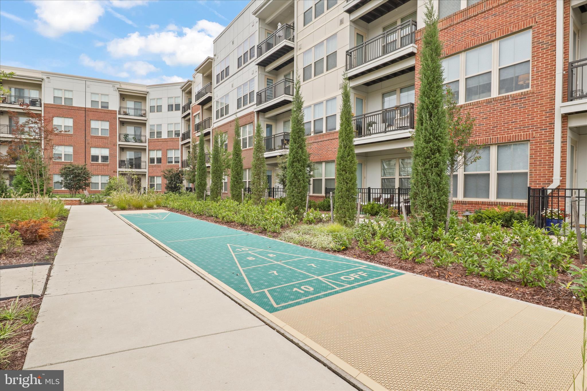 BOULEVARD VI TOWNS - Residential