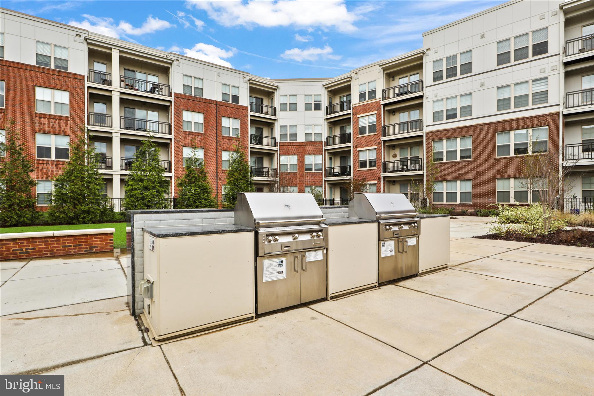 BOULEVARD VI TOWNS - Residential