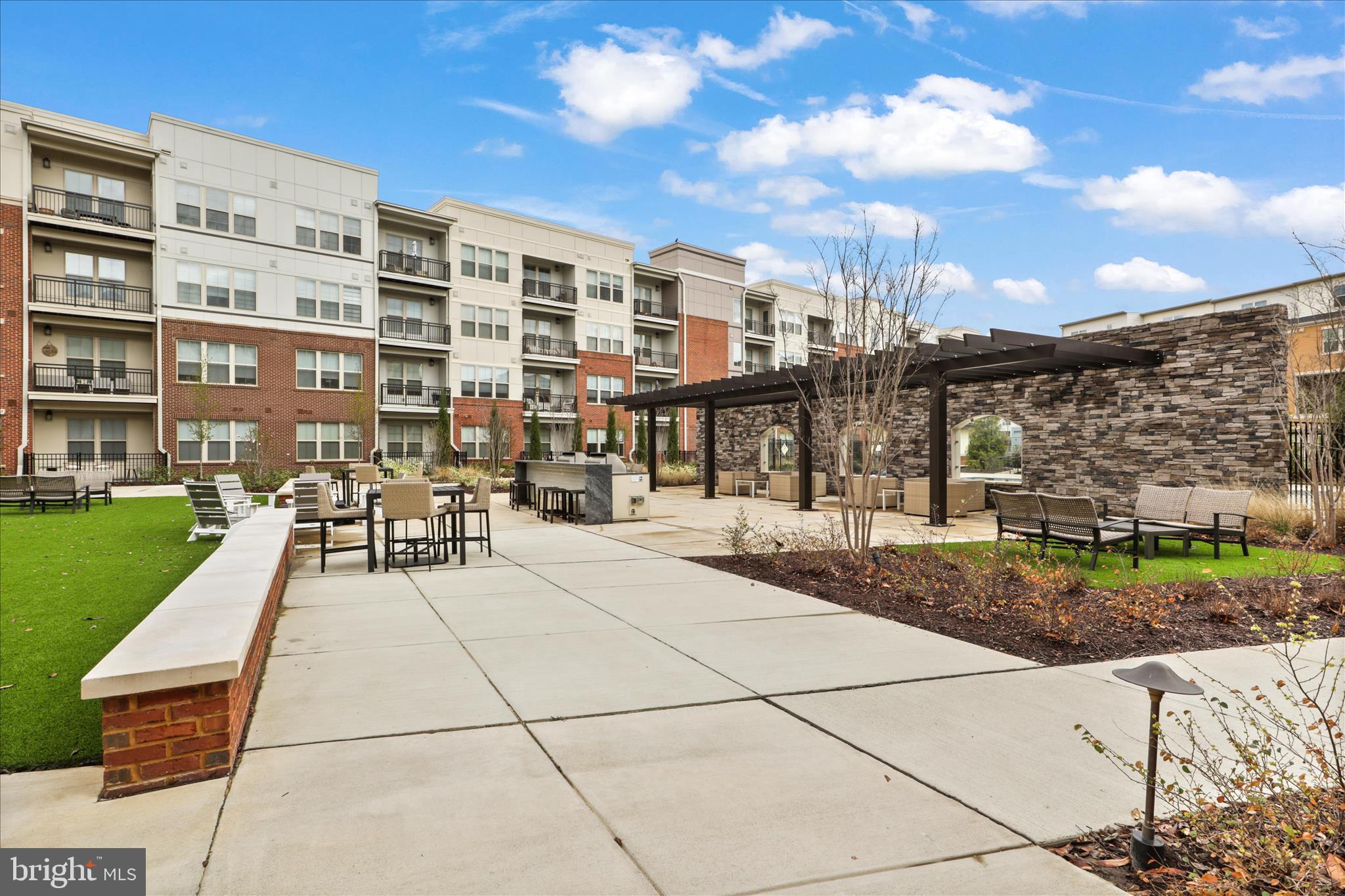 BOULEVARD VI TOWNS - Residential