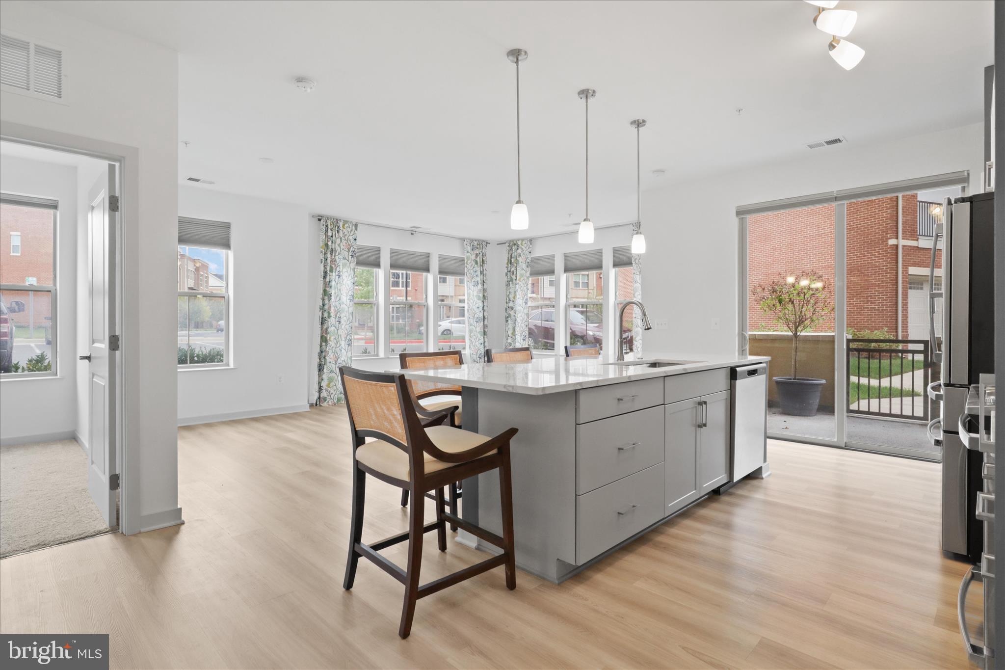 BOULEVARD VI TOWNS - Residential