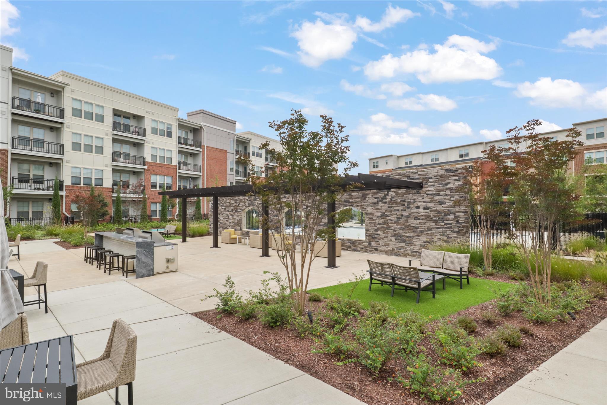 BOULEVARD VI TOWNS - Residential