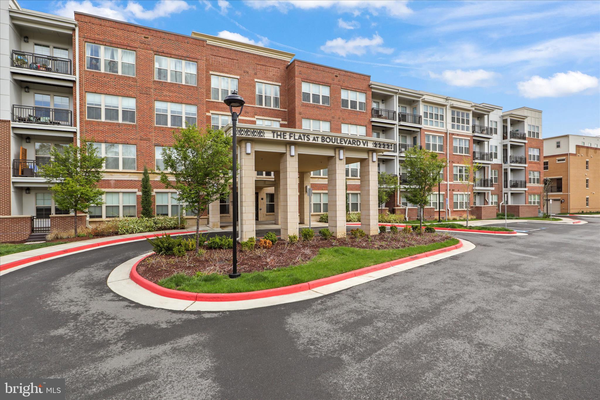 BOULEVARD VI TOWNS - Residential