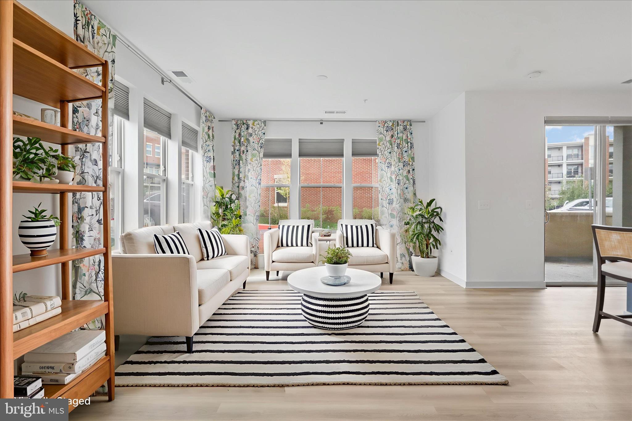 BOULEVARD VI TOWNS - Residential