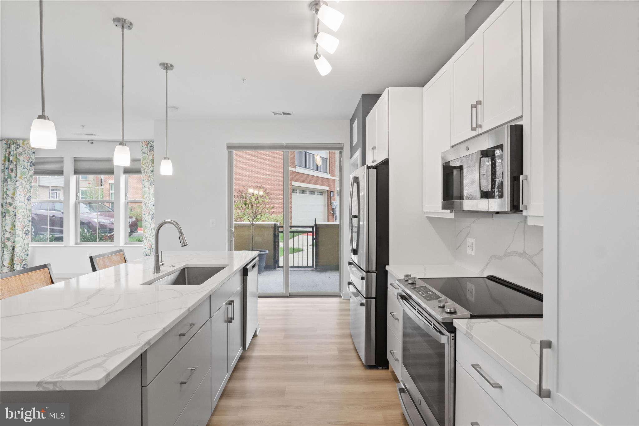 BOULEVARD VI TOWNS - Residential