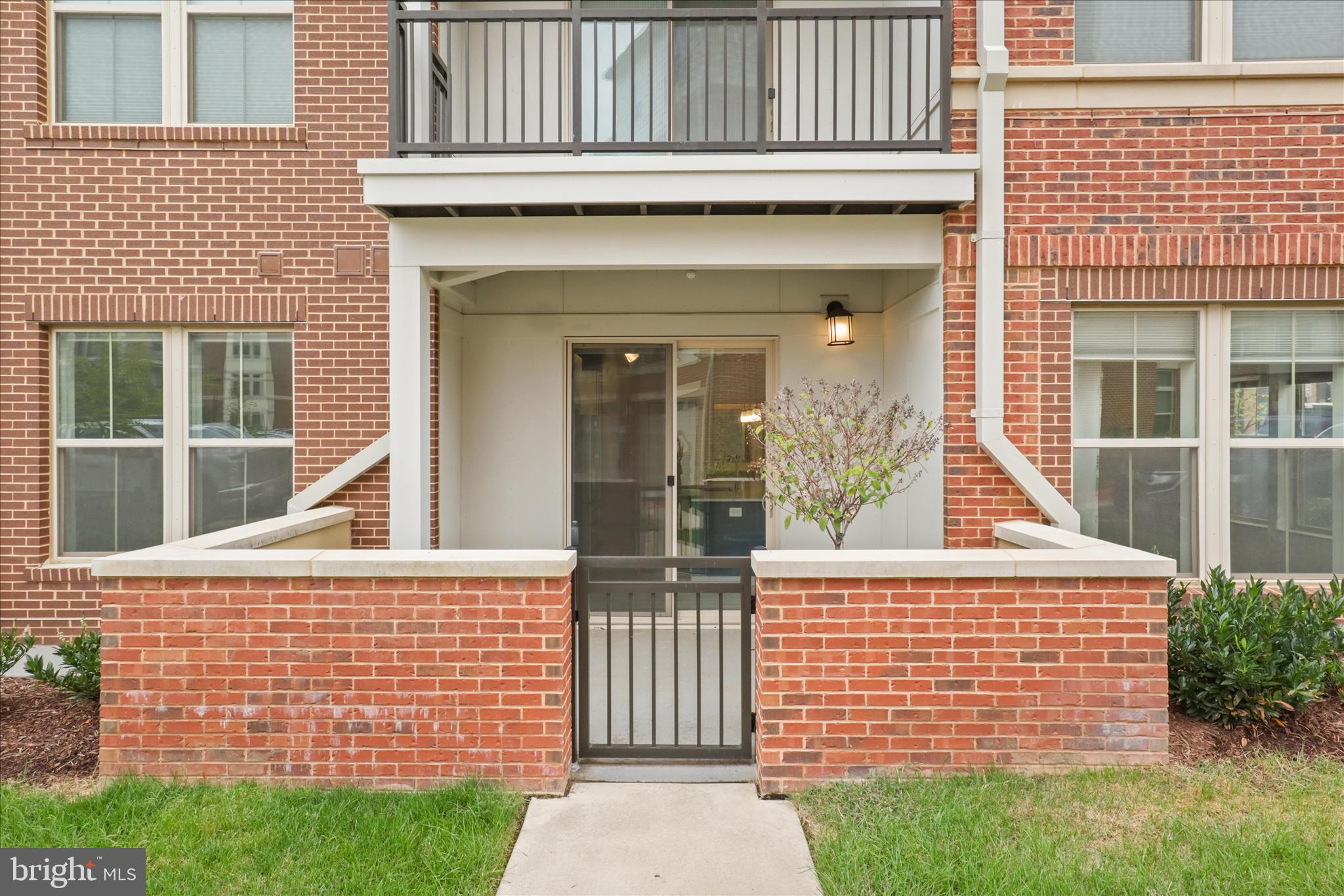 BOULEVARD VI TOWNS - Residential