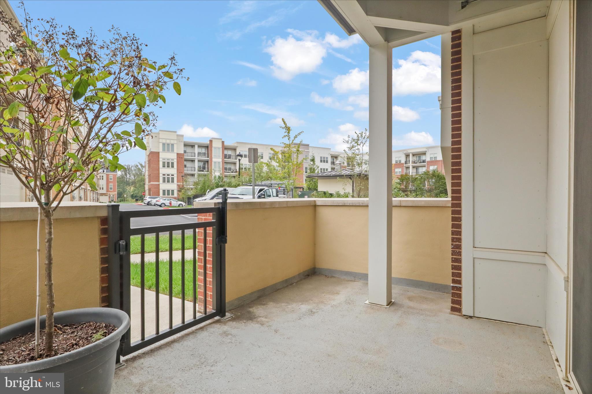 BOULEVARD VI TOWNS - Residential