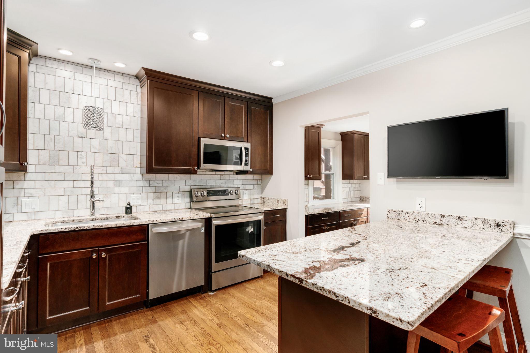 BEVERLY HILLS - Residential