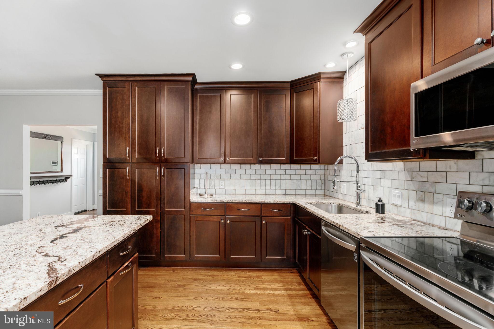 BEVERLY HILLS - Residential