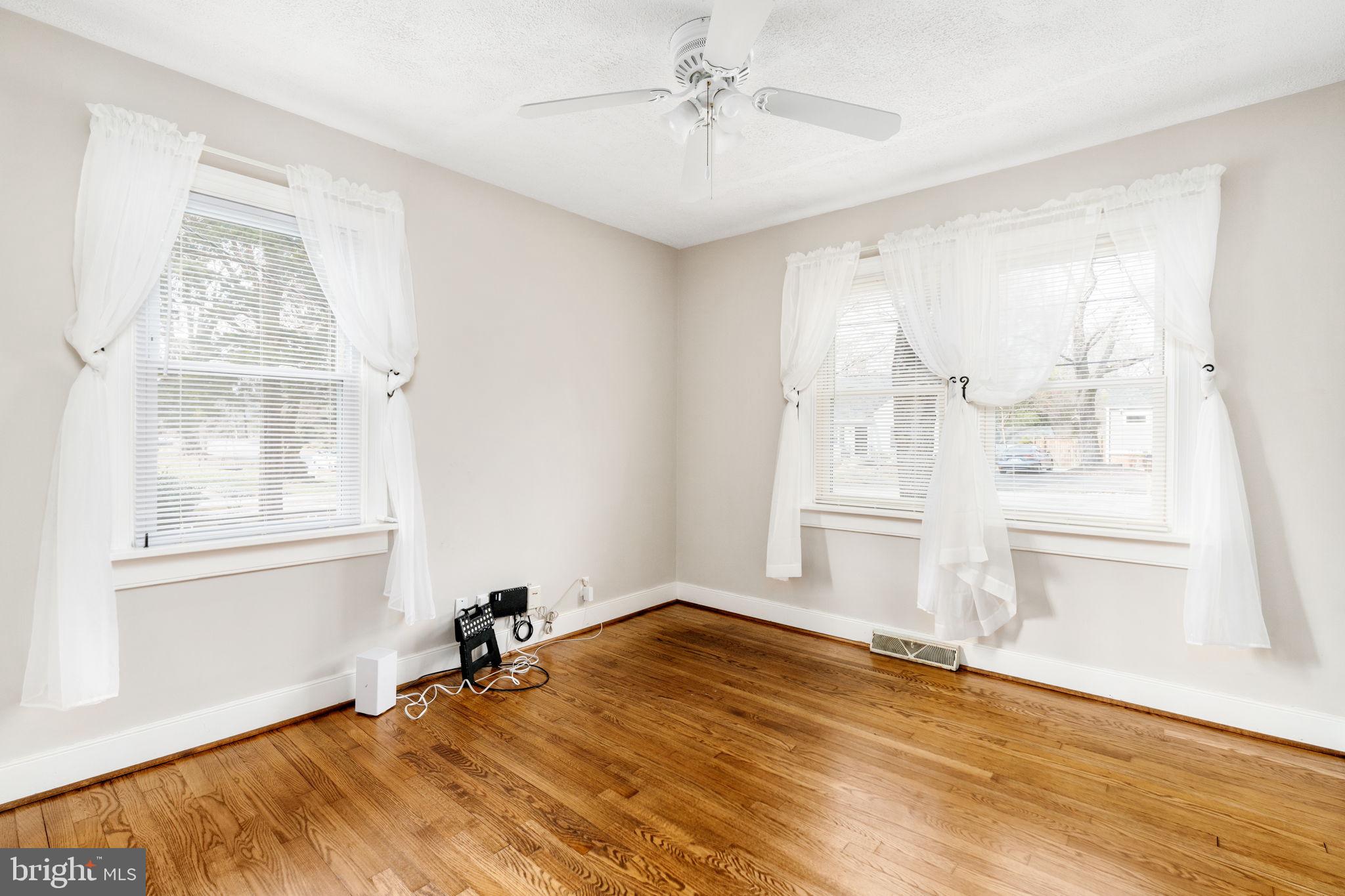 BEVERLY HILLS - Residential