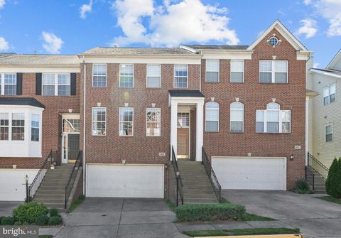Photo of 836 Revelstore Terrace NE, LEESBURG, VA 20176 (MLS # VALO2125446)