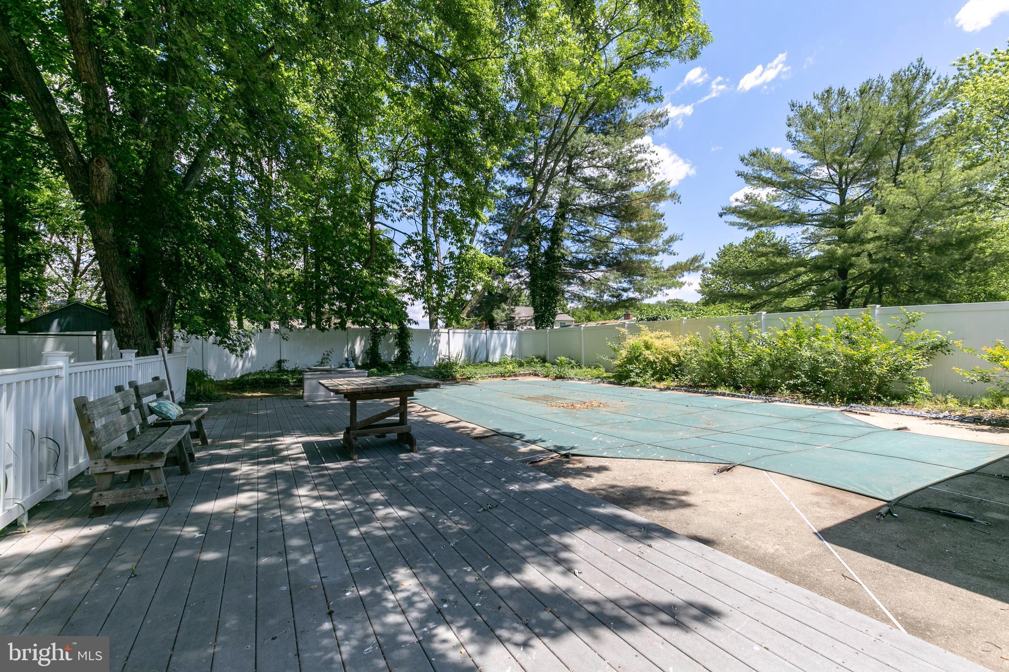 LONGVIEW ON MAGOTHY - Residential