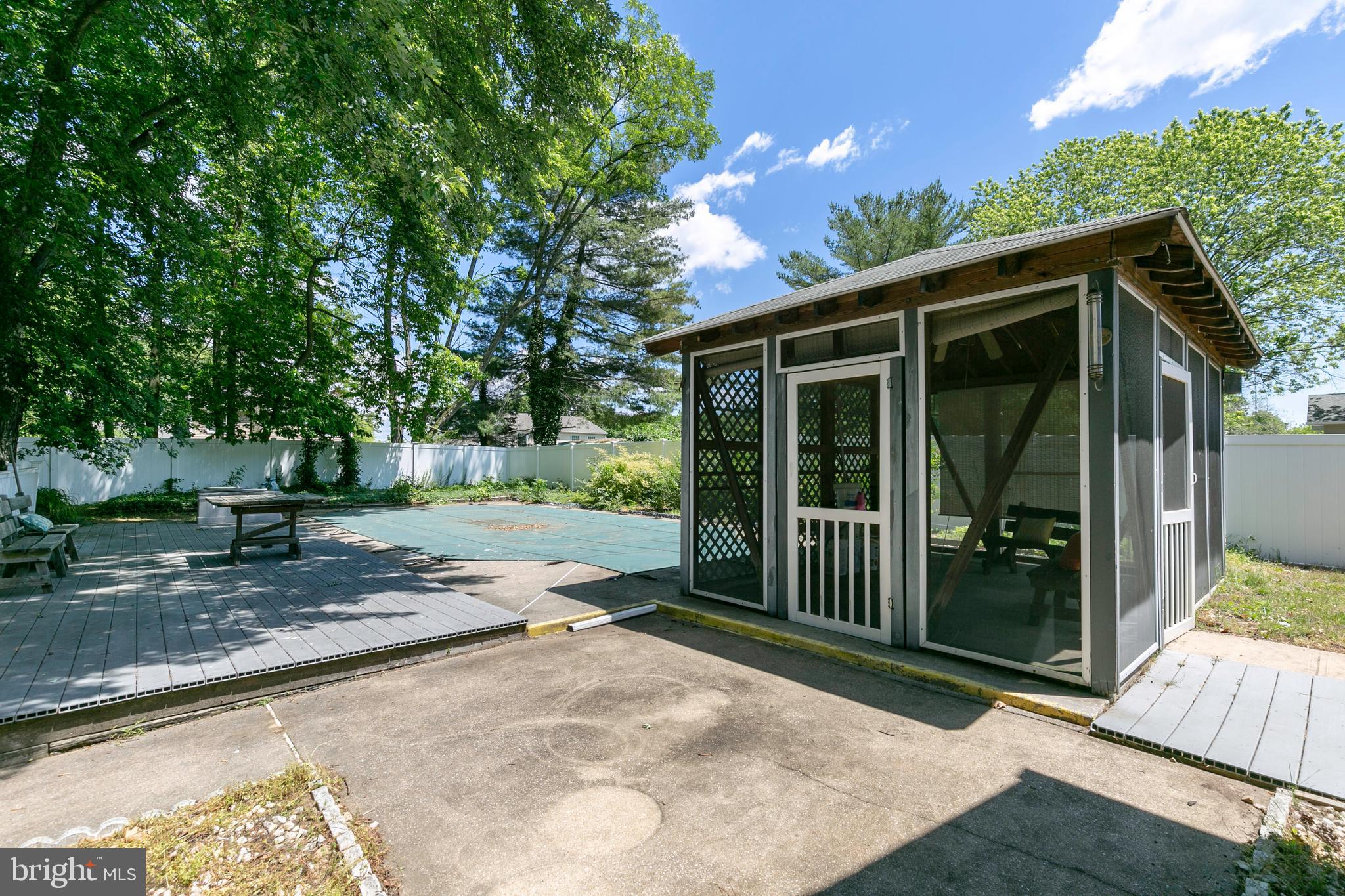 LONGVIEW ON MAGOTHY - Residential