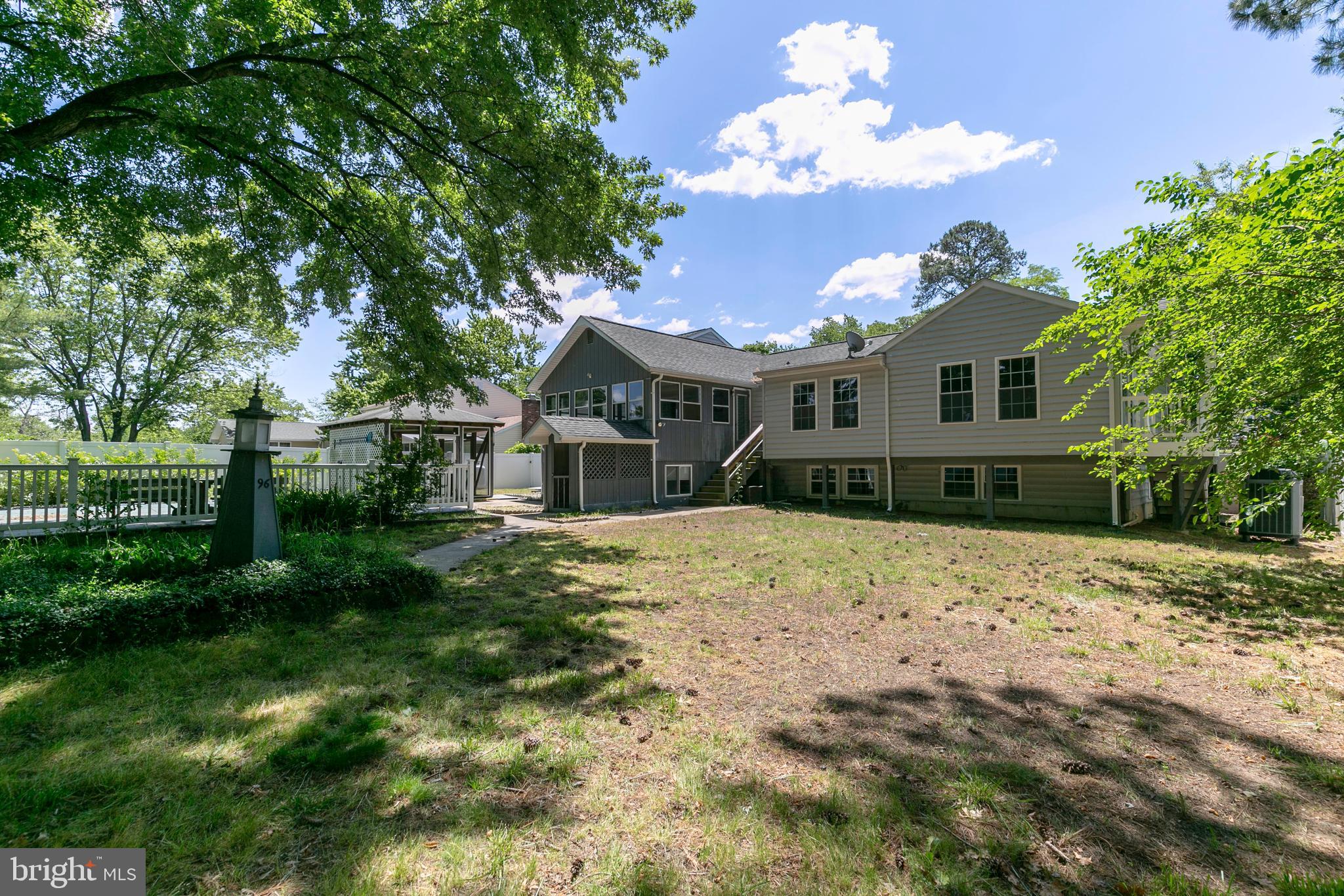 LONGVIEW ON MAGOTHY - Residential