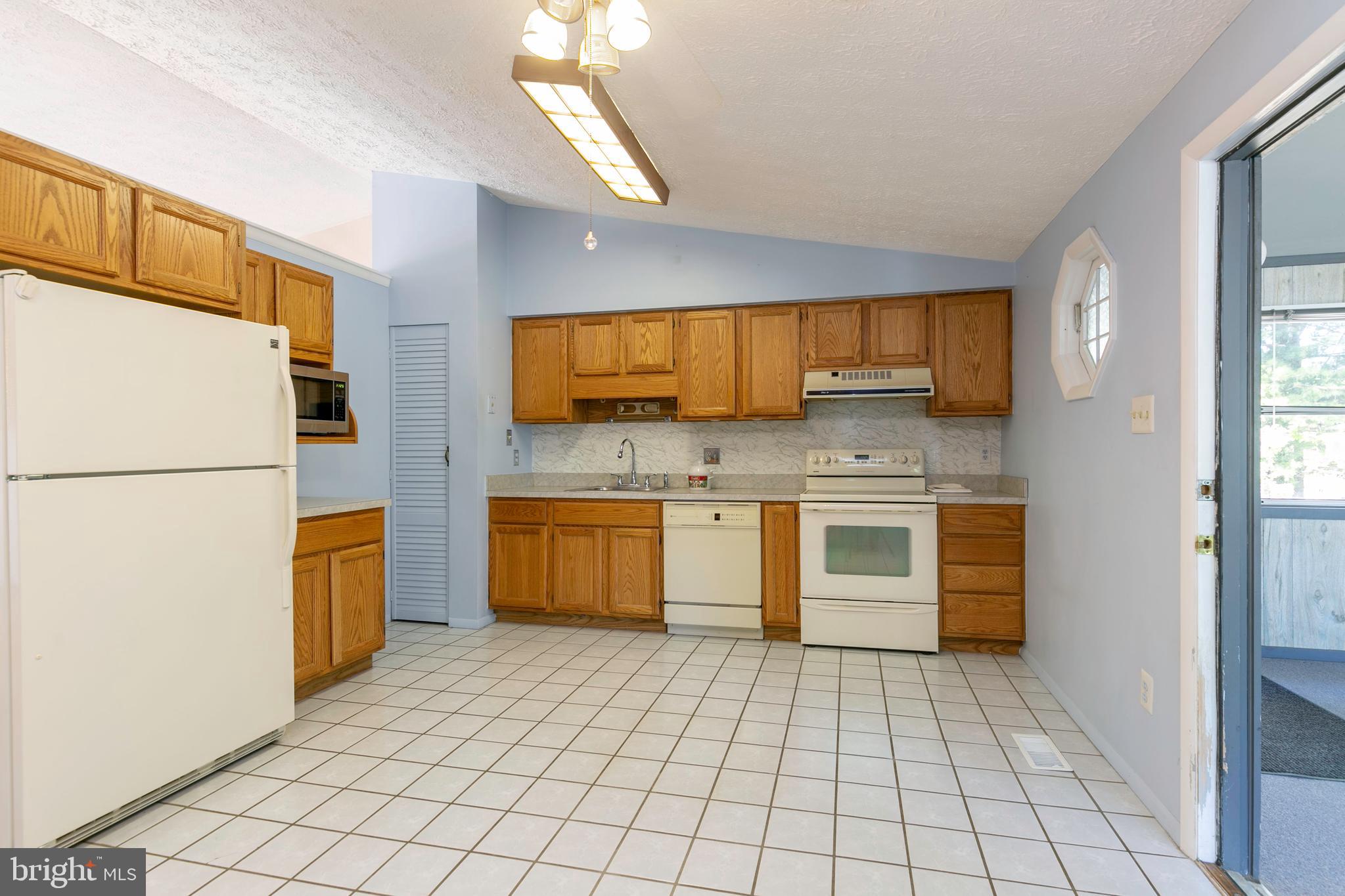 LONGVIEW ON MAGOTHY - Residential