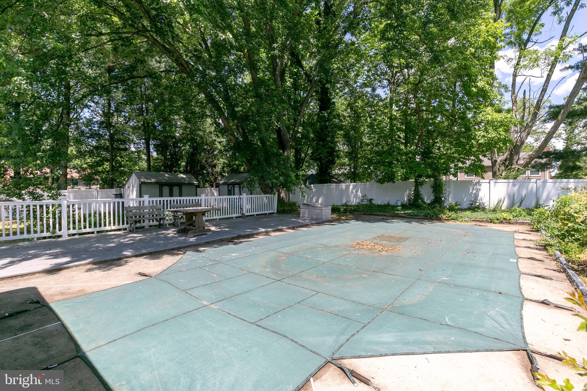 LONGVIEW ON MAGOTHY - Residential