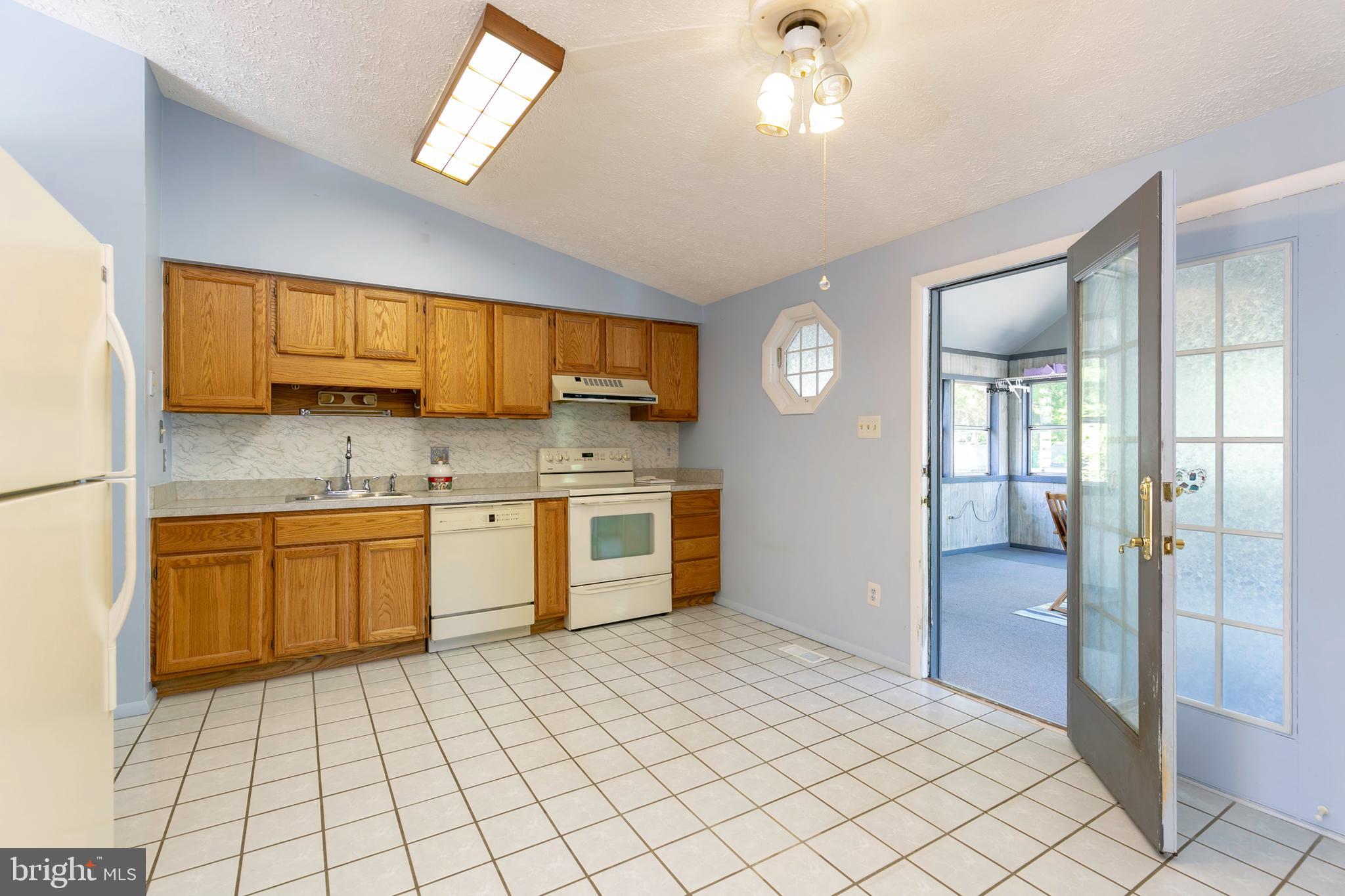 LONGVIEW ON MAGOTHY - Residential