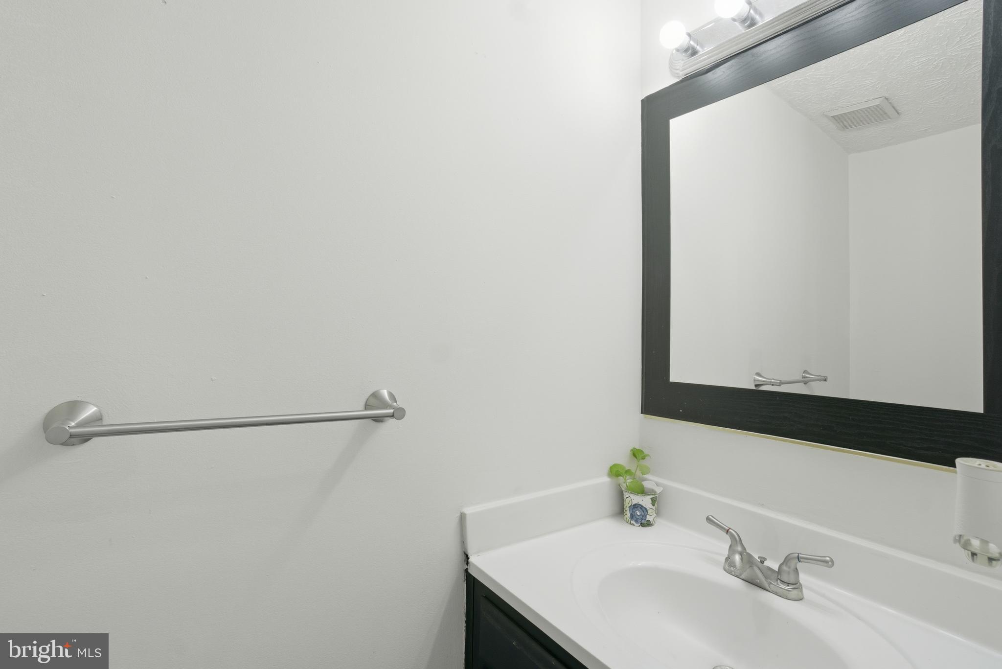 OAK POND - Residential