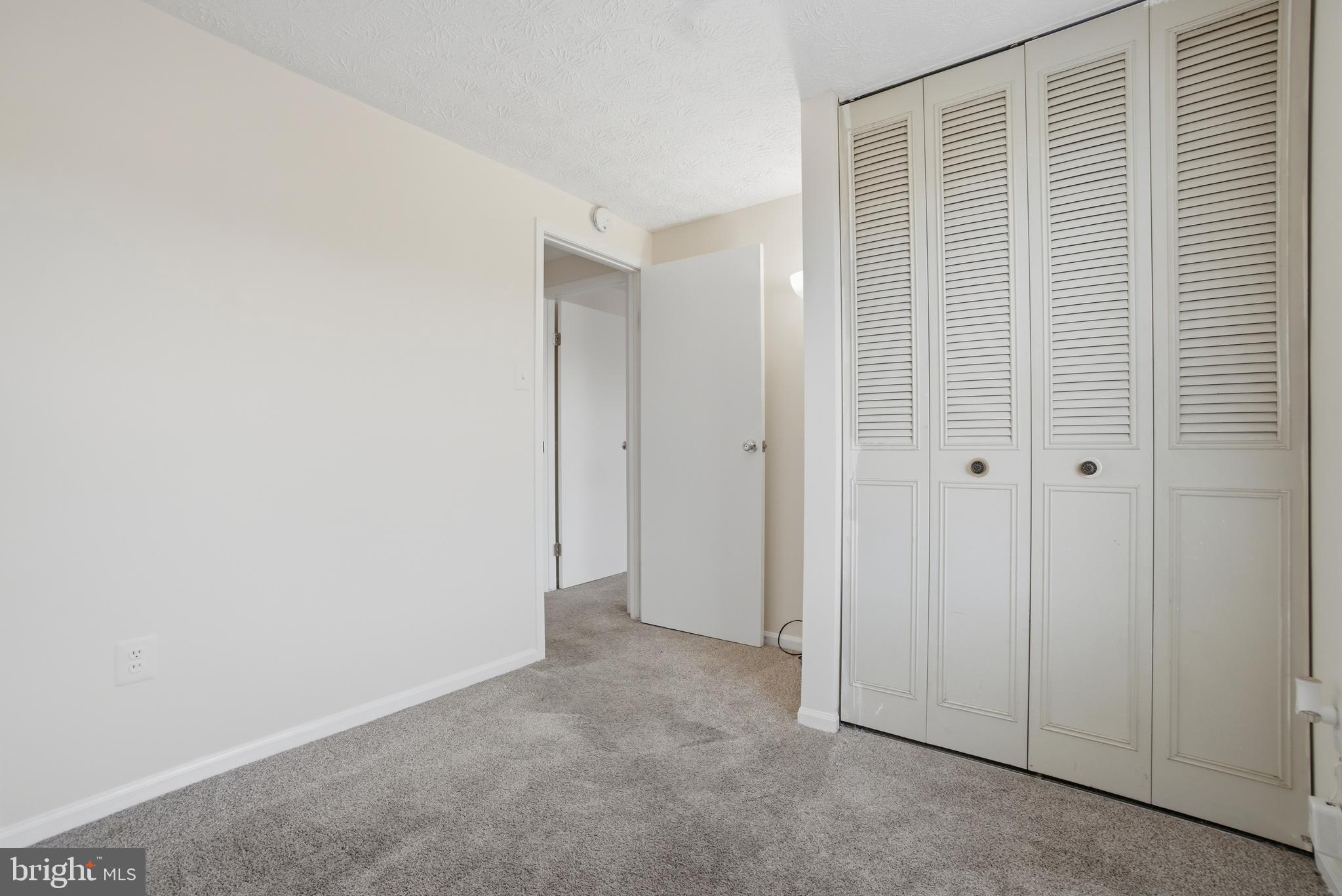 OAK POND - Residential